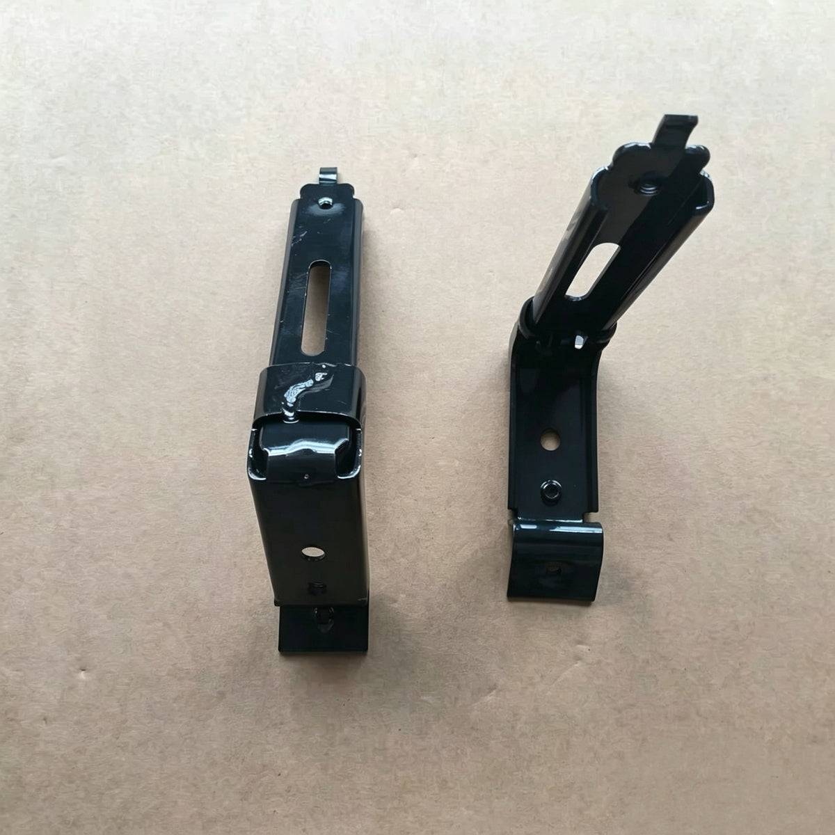 Mudguard Bracket for Volvo FM FH — Ref. 21094456 / 21094455