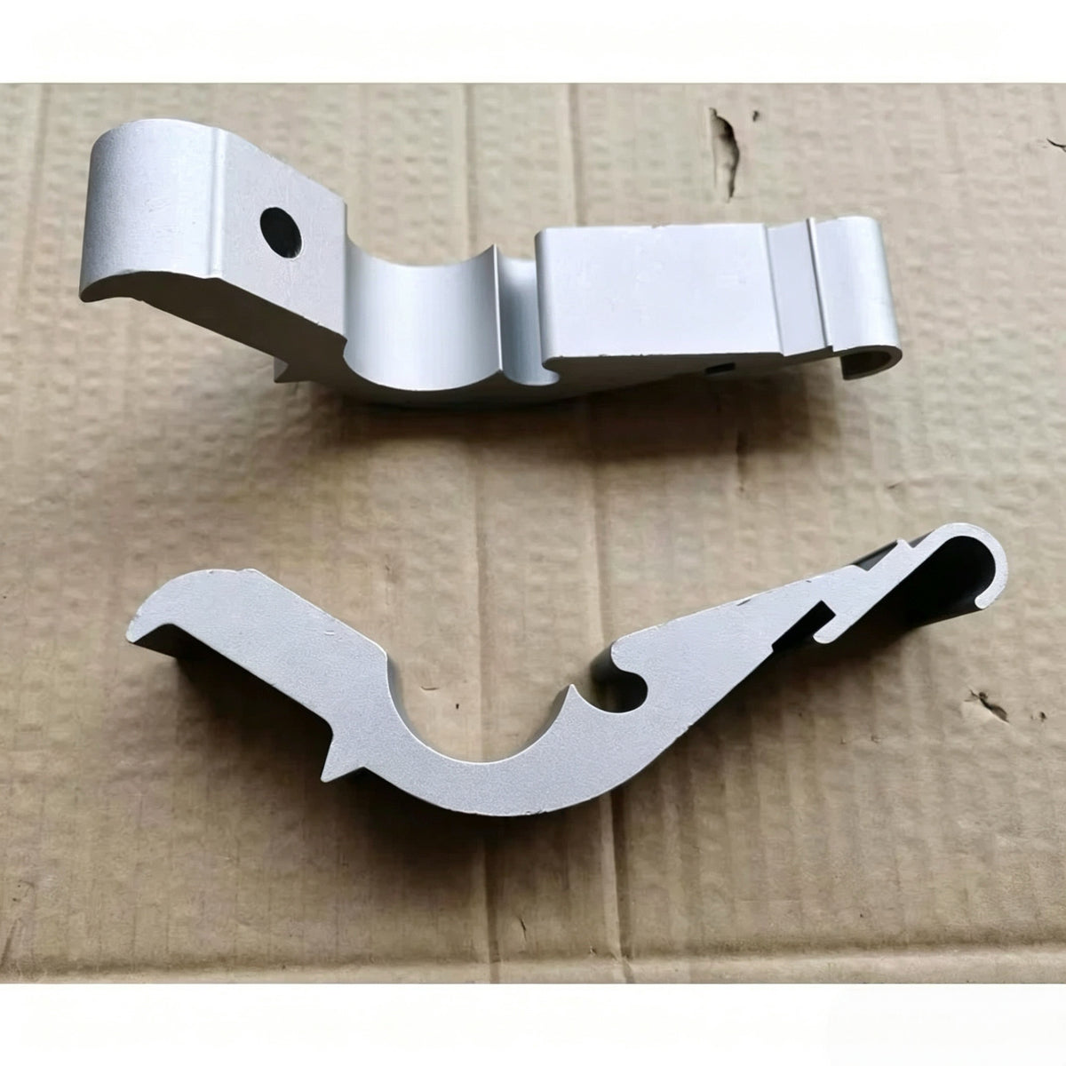 Mudguard Rear Fixation for Volvo FM FH — Ref. 3987252 / 20498620 / 20583434