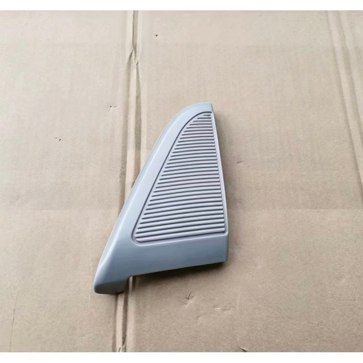 Grlle Reflector LH for Nissan UD PKB CWM 454