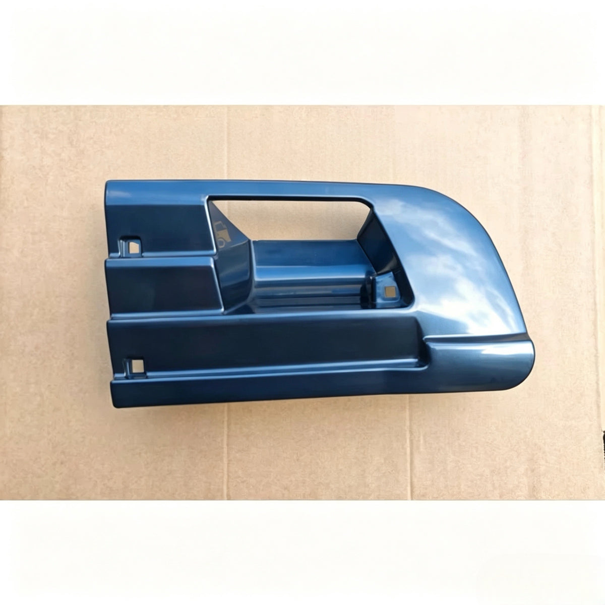 Bumper Outer Grille RH for Nissan CWA451 for UD CDA451 CMA451