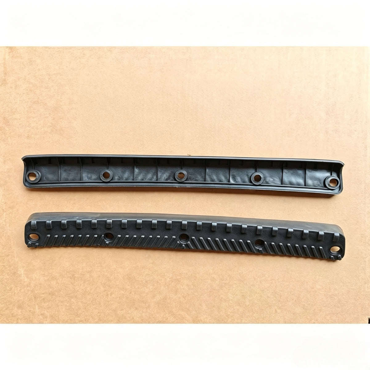 Upper Bumper Step Garnish LH for Nissan CWA451 for UD CDA451 CMA451