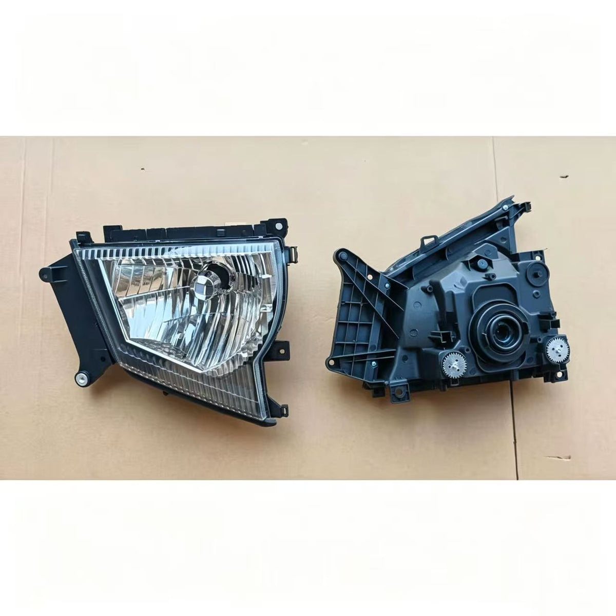 Isuzu NQR NKR 150 600P Head Lamp LH RH LHD Plastic Parts for NPR Model