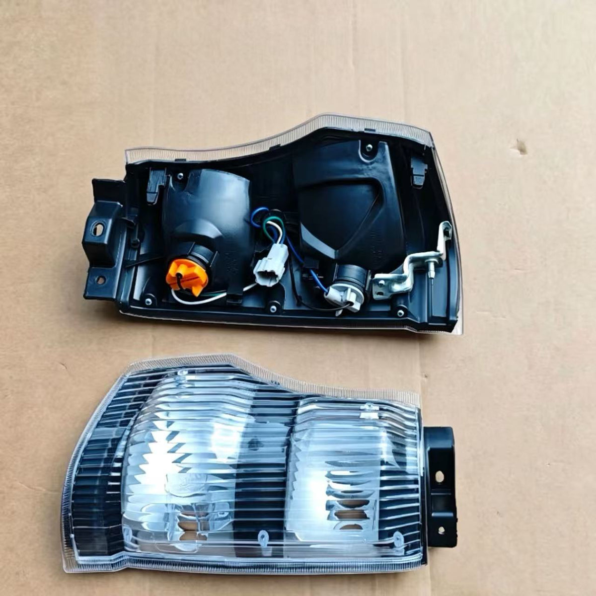 RH Corner Lamp for Isuzu NPR NQR NKR 150 600P Truck New Plastic Body Spare Parts