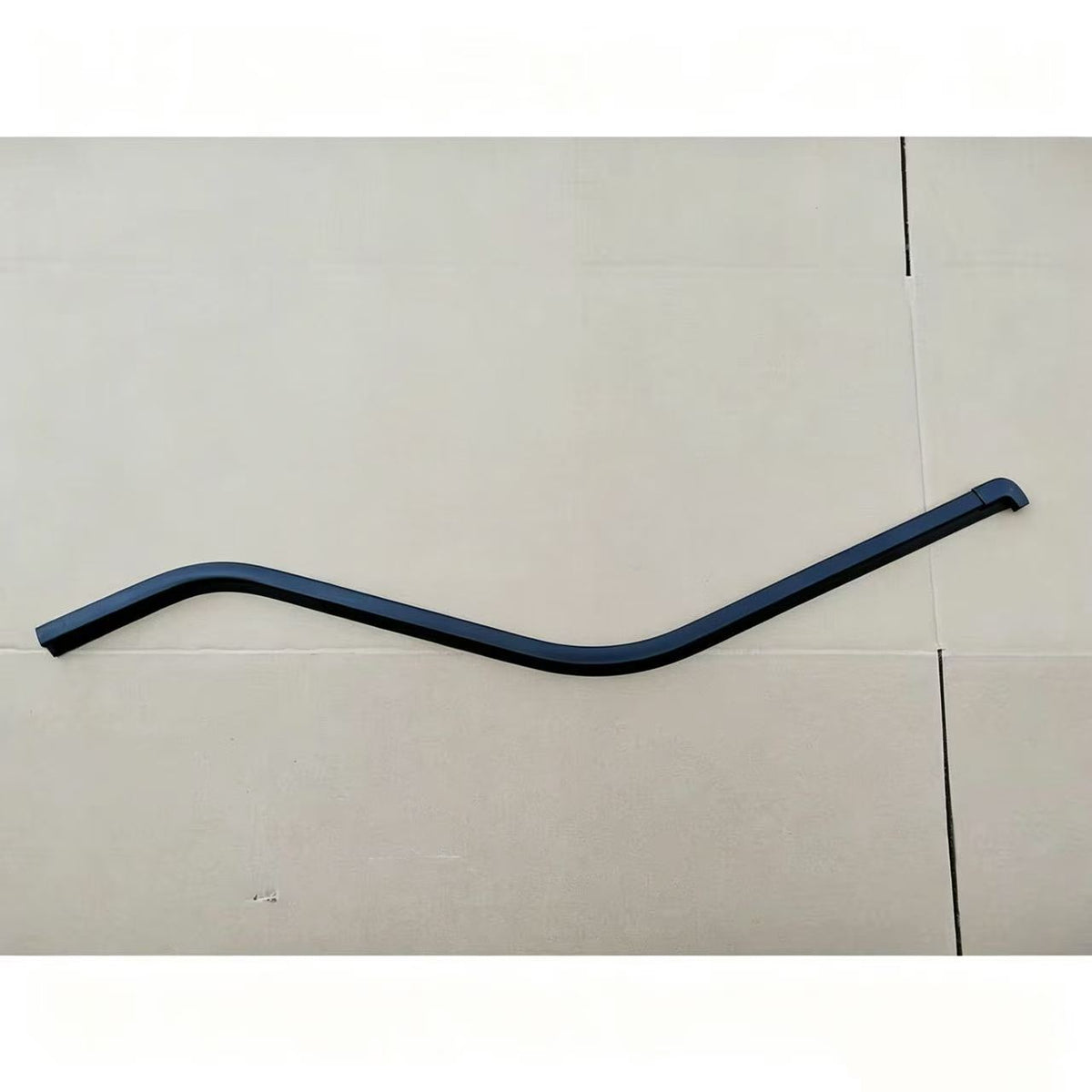 Door Glass Outer Moulding RH for Isuzu NQR NKR 150 600P