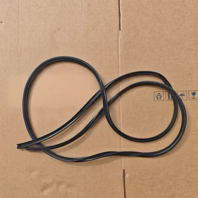Front Window Molding Upper 325cm for Isuzu DECA360 GXZ360 FVZ300 FXZ360 — Ref. 8-98041-651-1 / 8-98041-651-3 / 8-98041651-1 / 8-98041651-3