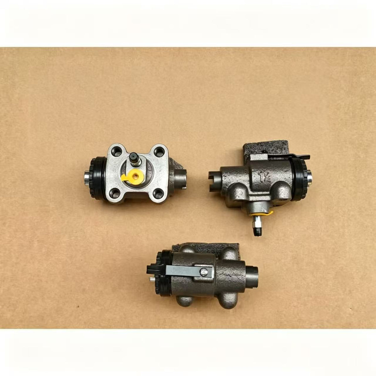 Front Brake Cylinder Round Head for Nissan UD PD6 PE6 — Ref. MC869359