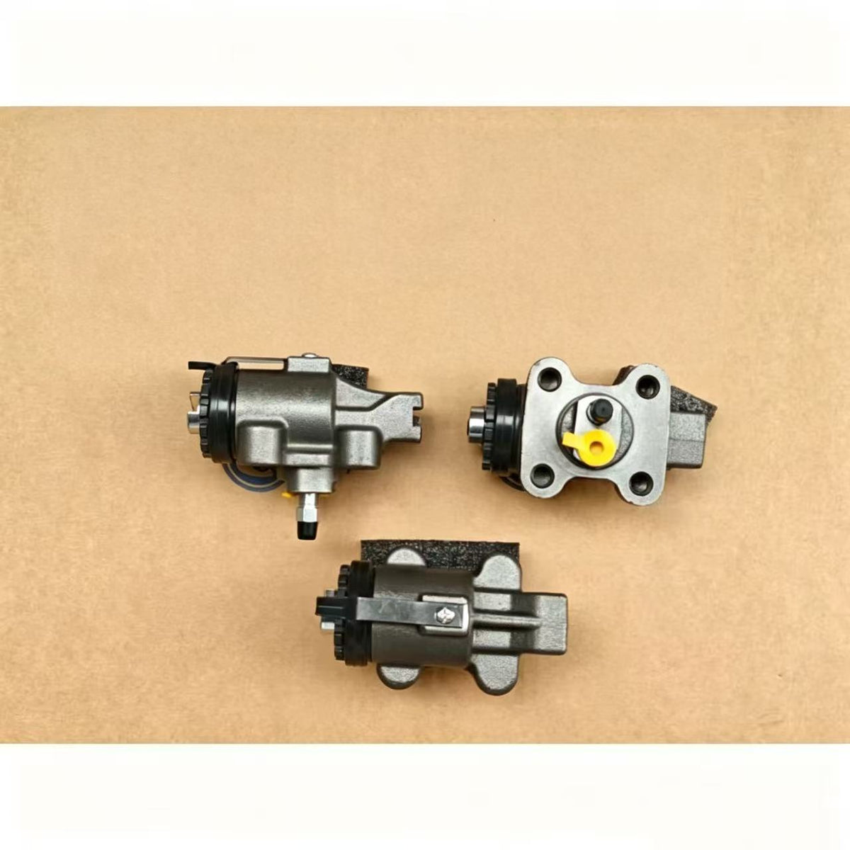 Front Brake Cylinder Square Head for Nissan UD PD6 PE6 — Ref. MC869359