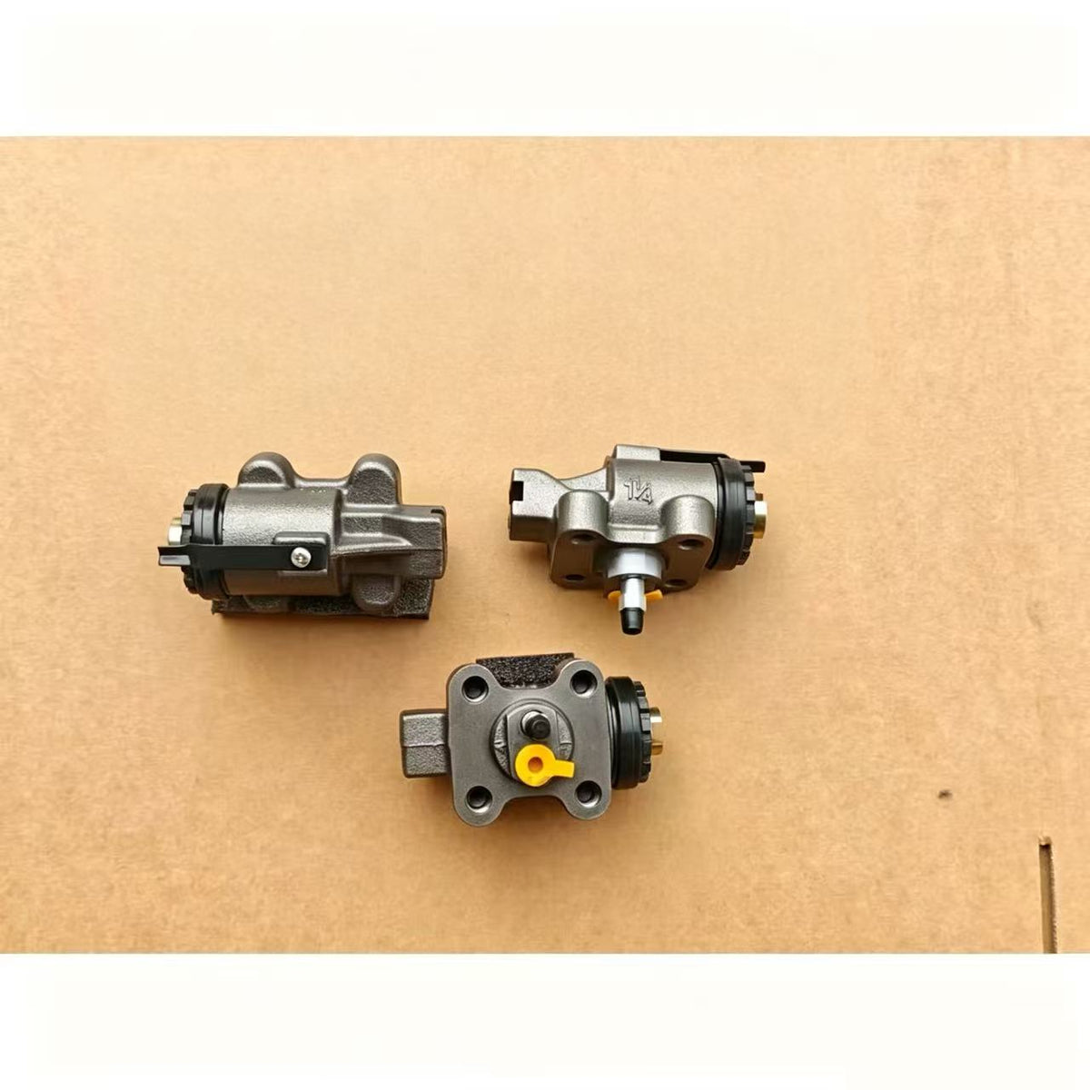Front Brake Cylinder Square Head for Nissan UD PD6 PE6 — Ref. MC869358