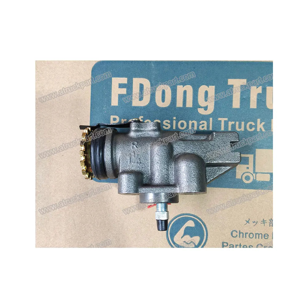 Brake Cylinder Mc889601 for Japanese Truck Spare Parts