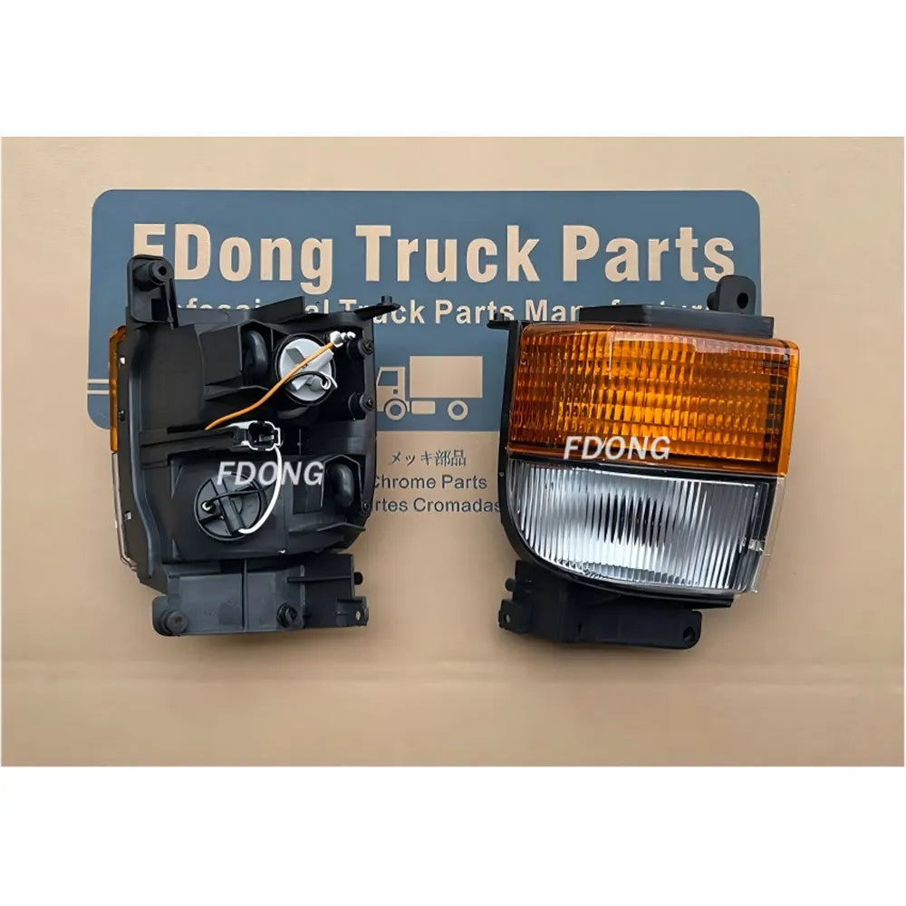 Corner Lamp RH Yellow for NISSAN CWA451 for UD CDA451 CMA451 Truck Spare Body Parts