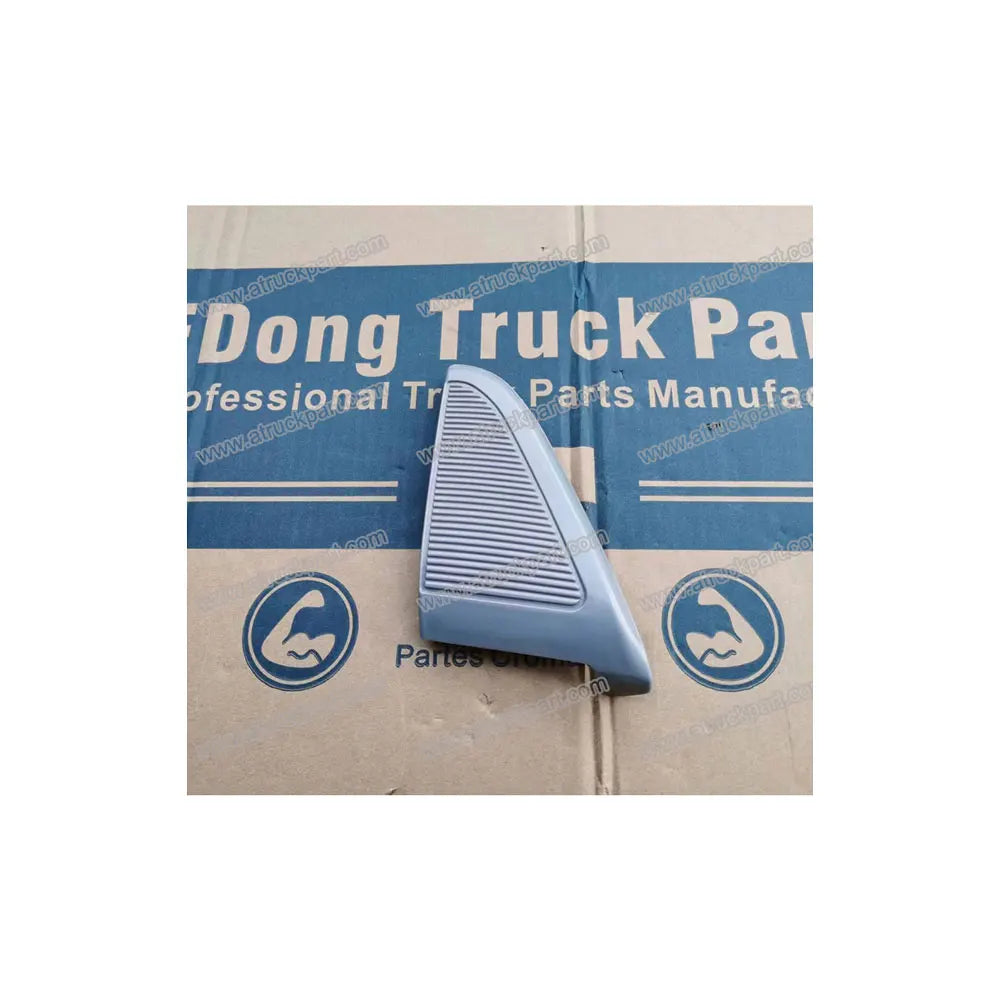 Grlle Reflector RH for NISSAN UD PKB CWM 454 Truck Spare Body Parts
