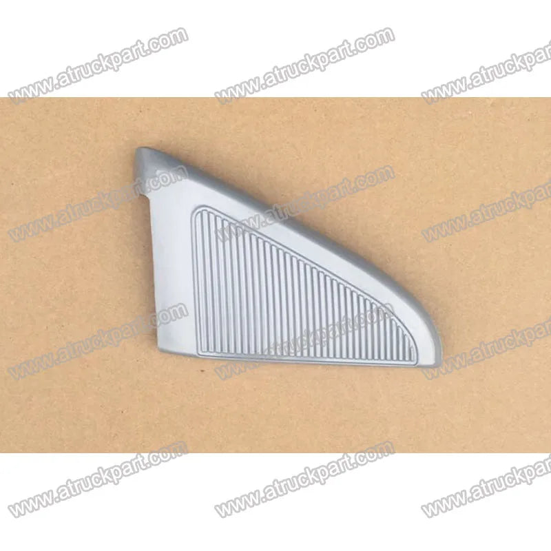 Grlle Reflector LH for NISSAN UD PKB CWM 454 Truck Spare Body Parts