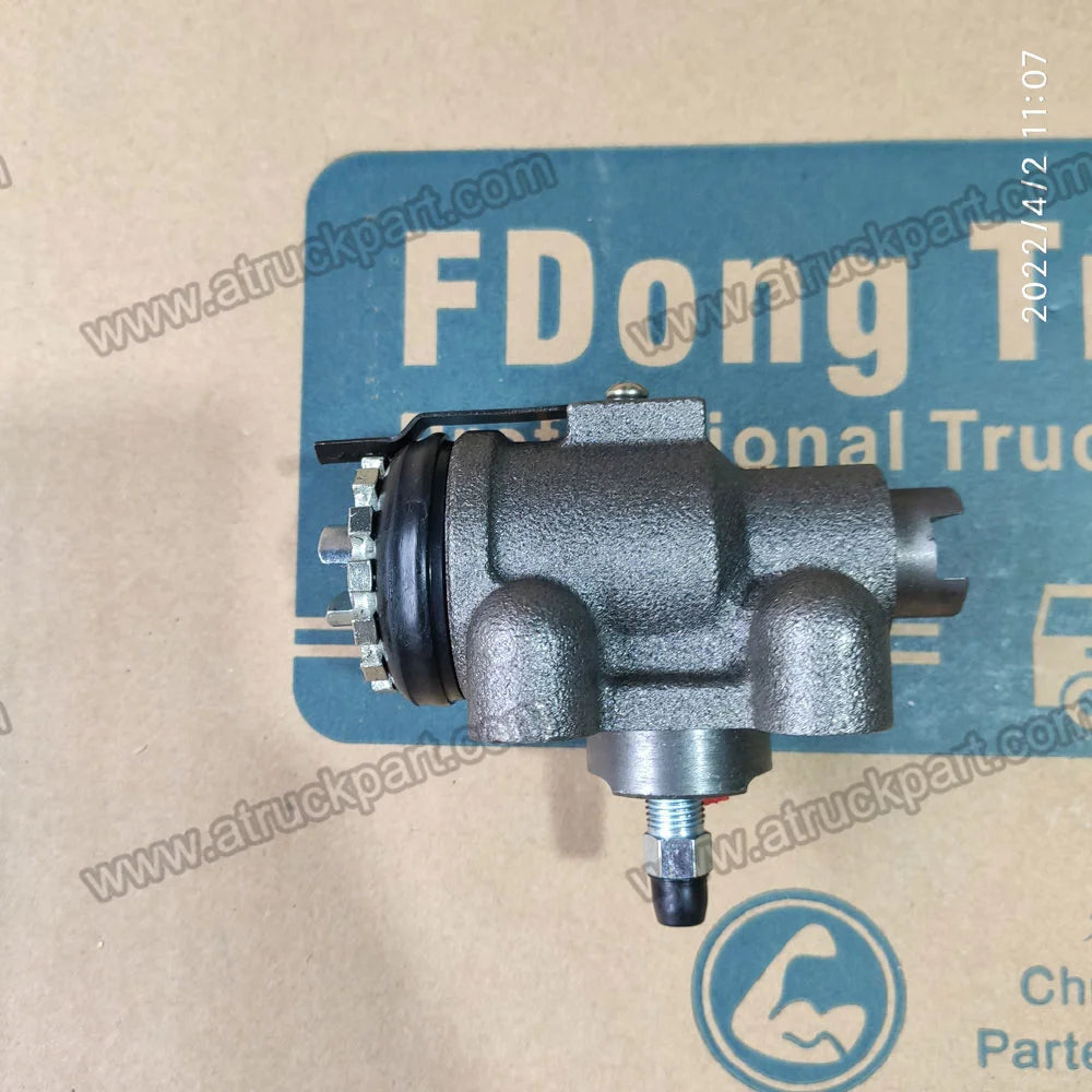 Brake Cylinder Mb060571 for Japanese Truck Spare Parts