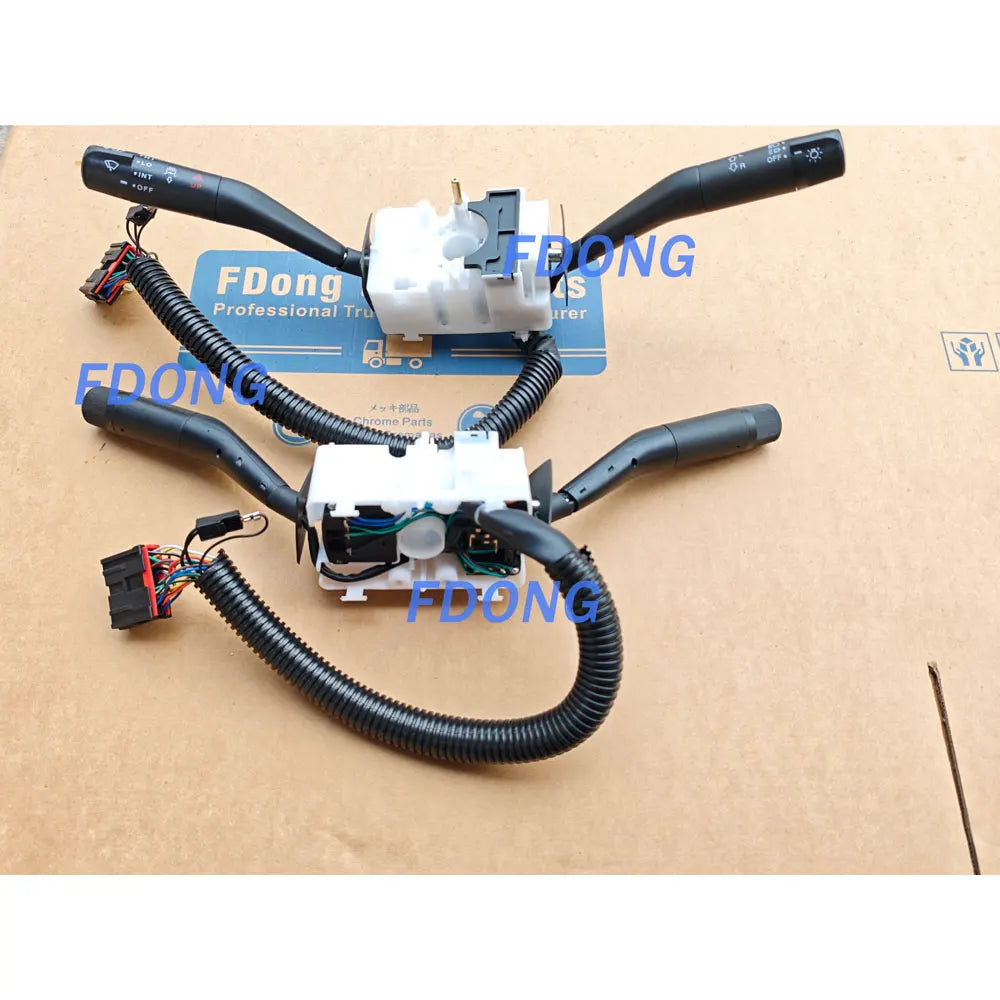 25560-00Z15 2556000Z15 NISSAN/UD PKB/CWM 454 Truck Spare Body Parts New RHD Switch Plastic Material