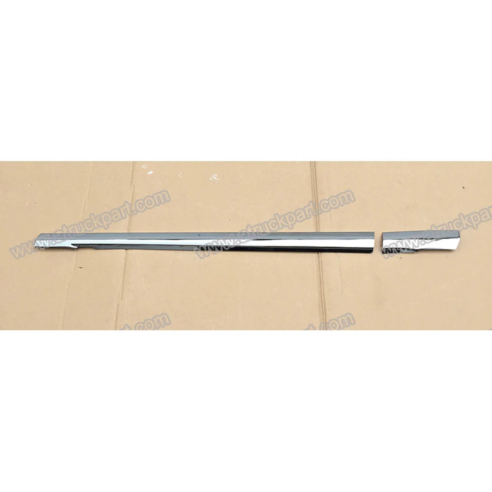 Chrome Door Garnish RH for Nissan QUON for UD QUON
