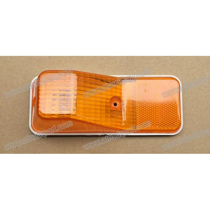 Side Lamp LH RH for NISSAN CWA451 for UD CDA451 CMA451 Truck Spare Body Parts
