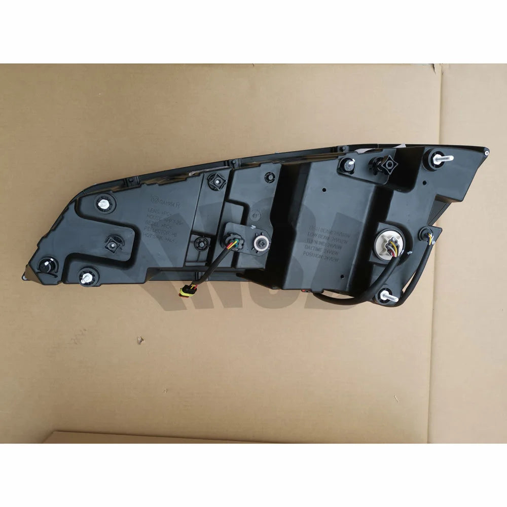 37NS1-72200-R01 37NS1-72200-R01 Head Lamp for Higer KLQ6946 KLQ6127A Coach Bus Spare Parts INSB02-039