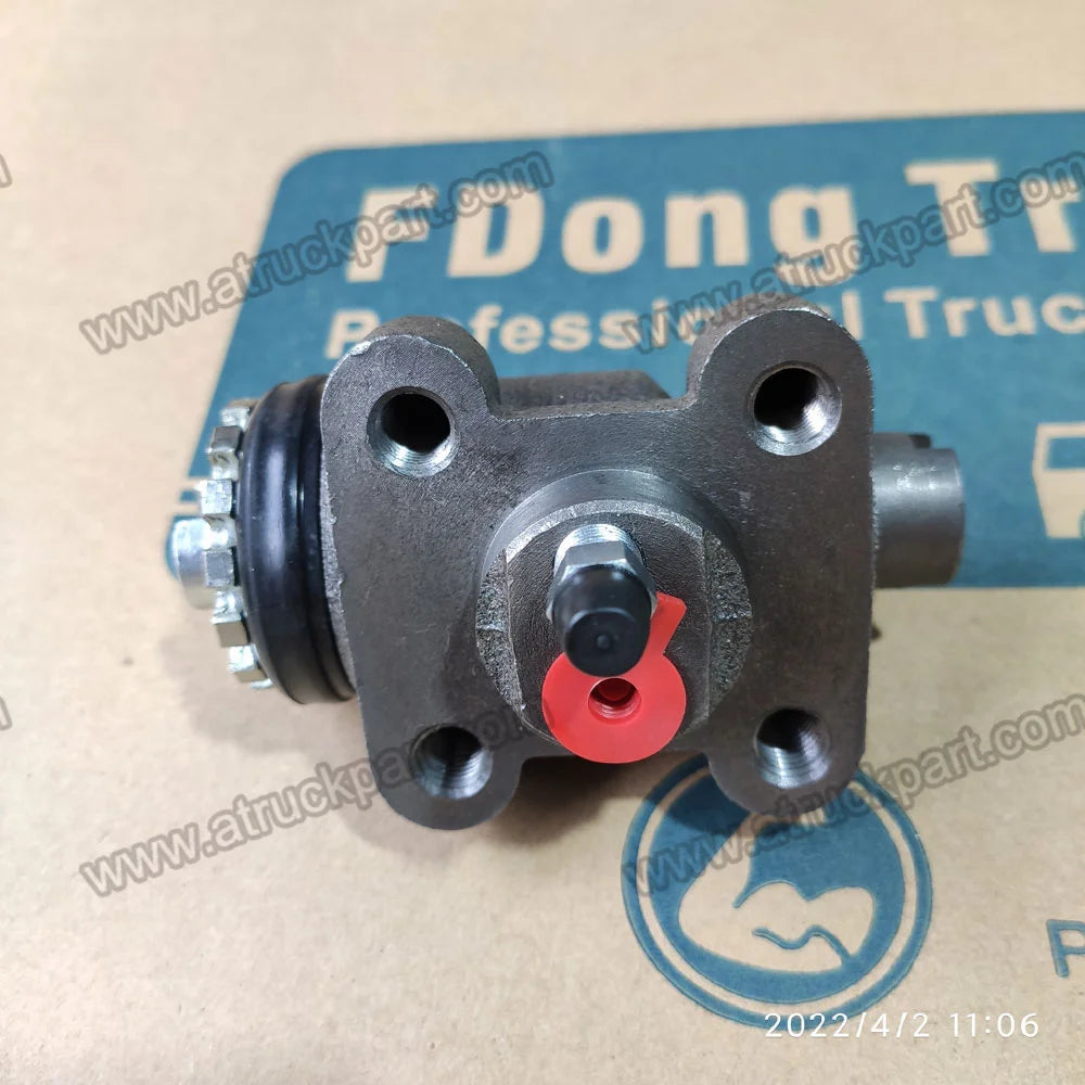 Brake Cylinder Mb060571 for Japanese Truck Spare Parts