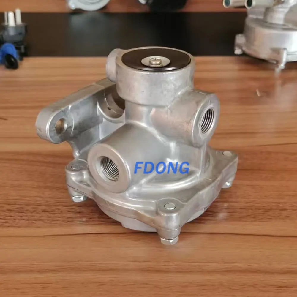 New MC837114 Emergency Brake Valve for Japanese Truck Vehicle Spare Parts