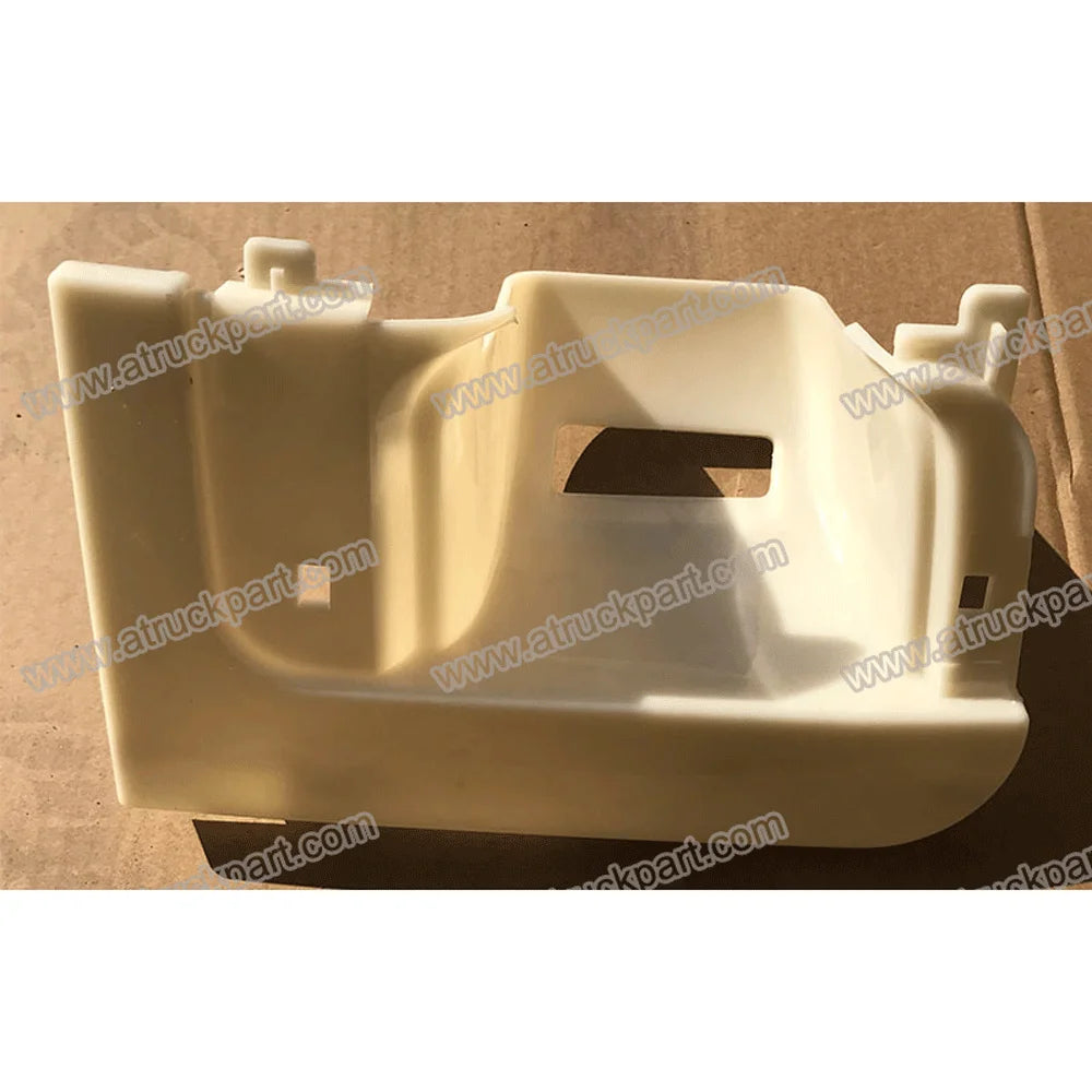 Bumper Garnish RH for Nissan QUON for UD QUON