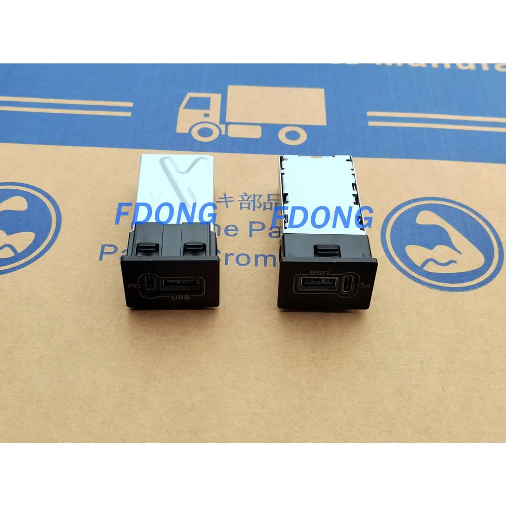 Car Charger Double Head for Japanese Truck Spare Parts