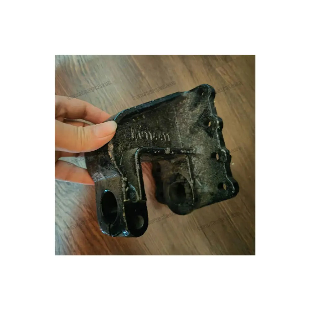 Mc114411 Mc-114411 8 Holes Rear Spring Hanger Bracket for Mitsubishi Canter 4D34 Ps135 4D33 Ps125 Truck Spare Parts