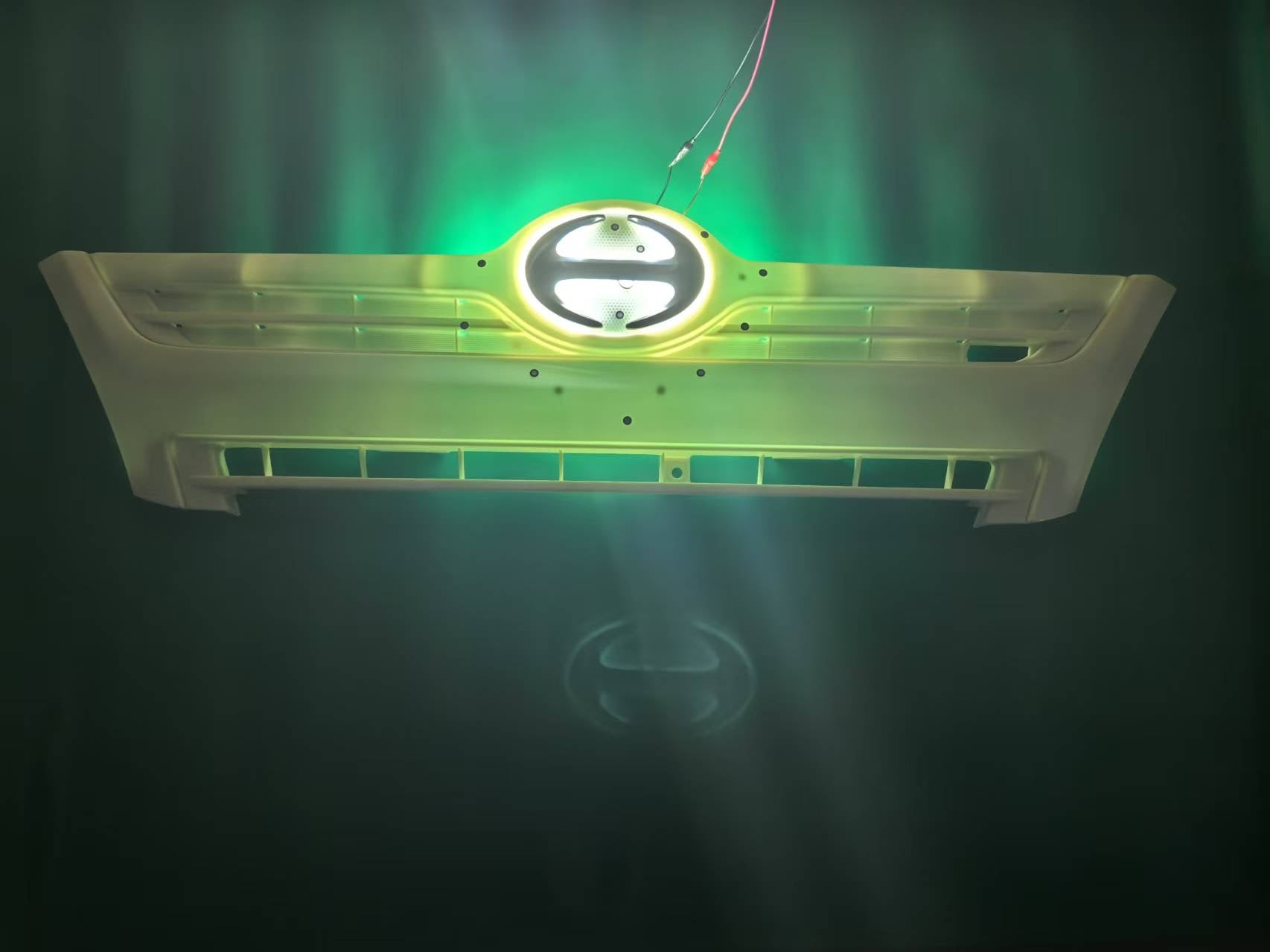 Hino logo Chrome Illuminated Emblem （24v）