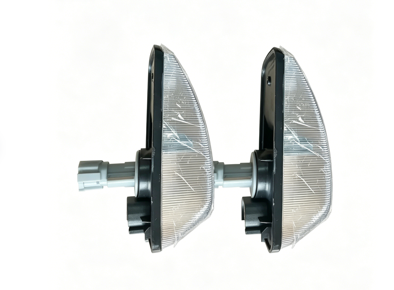 Door Lamp Wight (with Plug) for Nissan QUON for UD QUON Truck Spare Body Parts