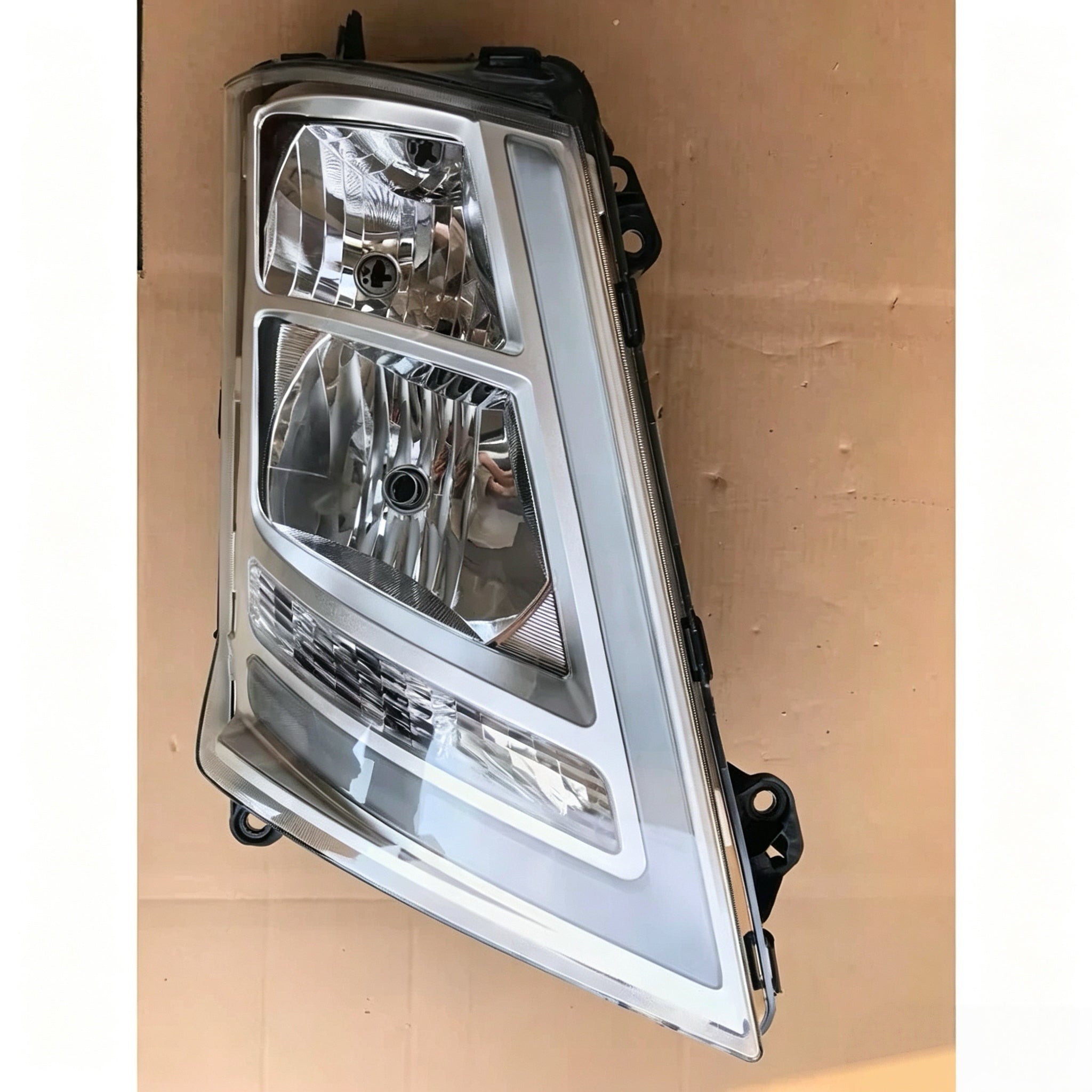 22239217 21221130 22239219 HeadLamp for Volvo FM FH Truck Parts European Truck Parts