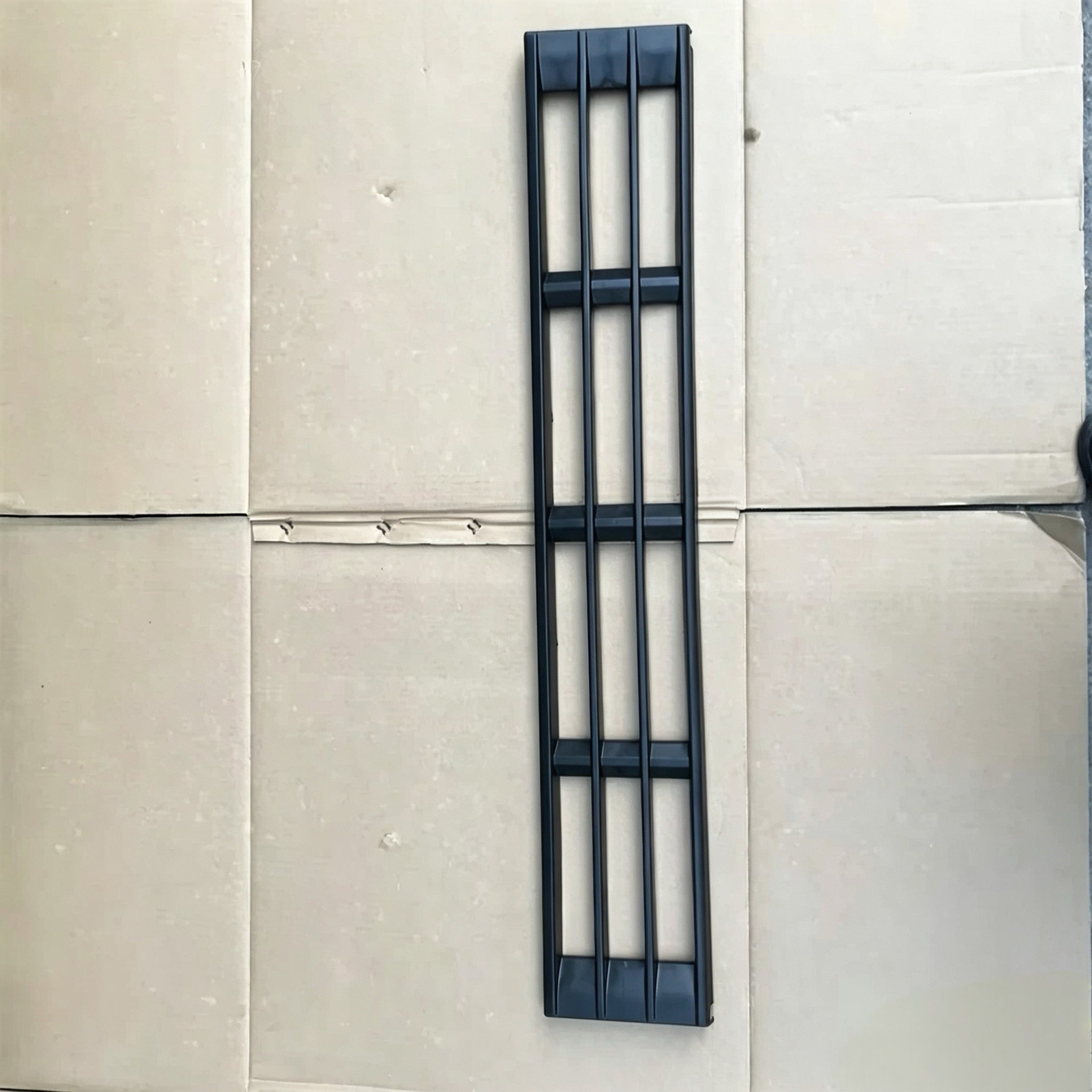 82063513 Lower Grille Bracket Plastic for Volvo FH13 FH Truck Parts European Truck Parts