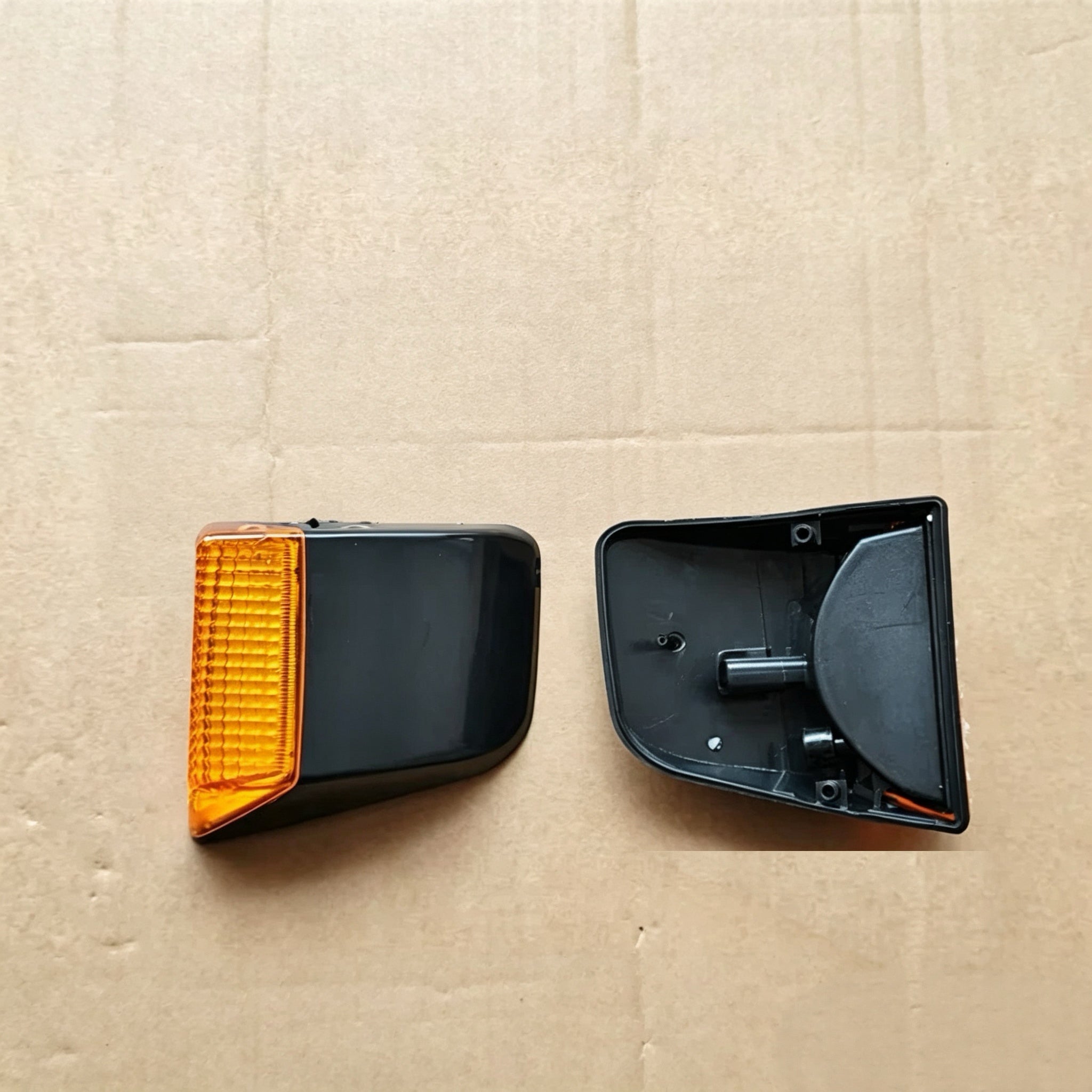 20409874 20826211 20409875 20826213 Turn Signal Lamp for Volvo FH FM Truck Parts