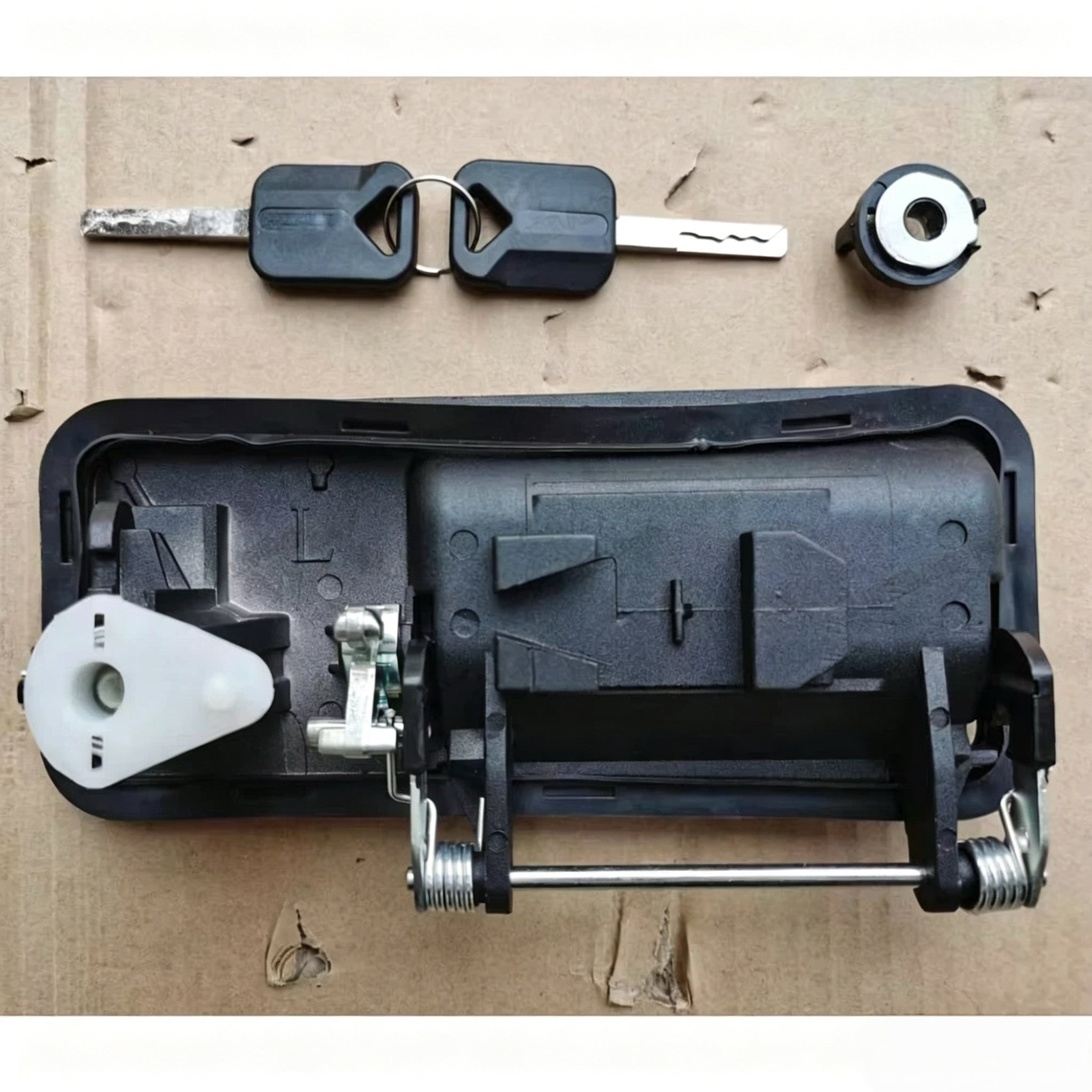 20398467 20398466 8191334 8191335 Outside Door Handle for Volvo FH FM Truck Parts