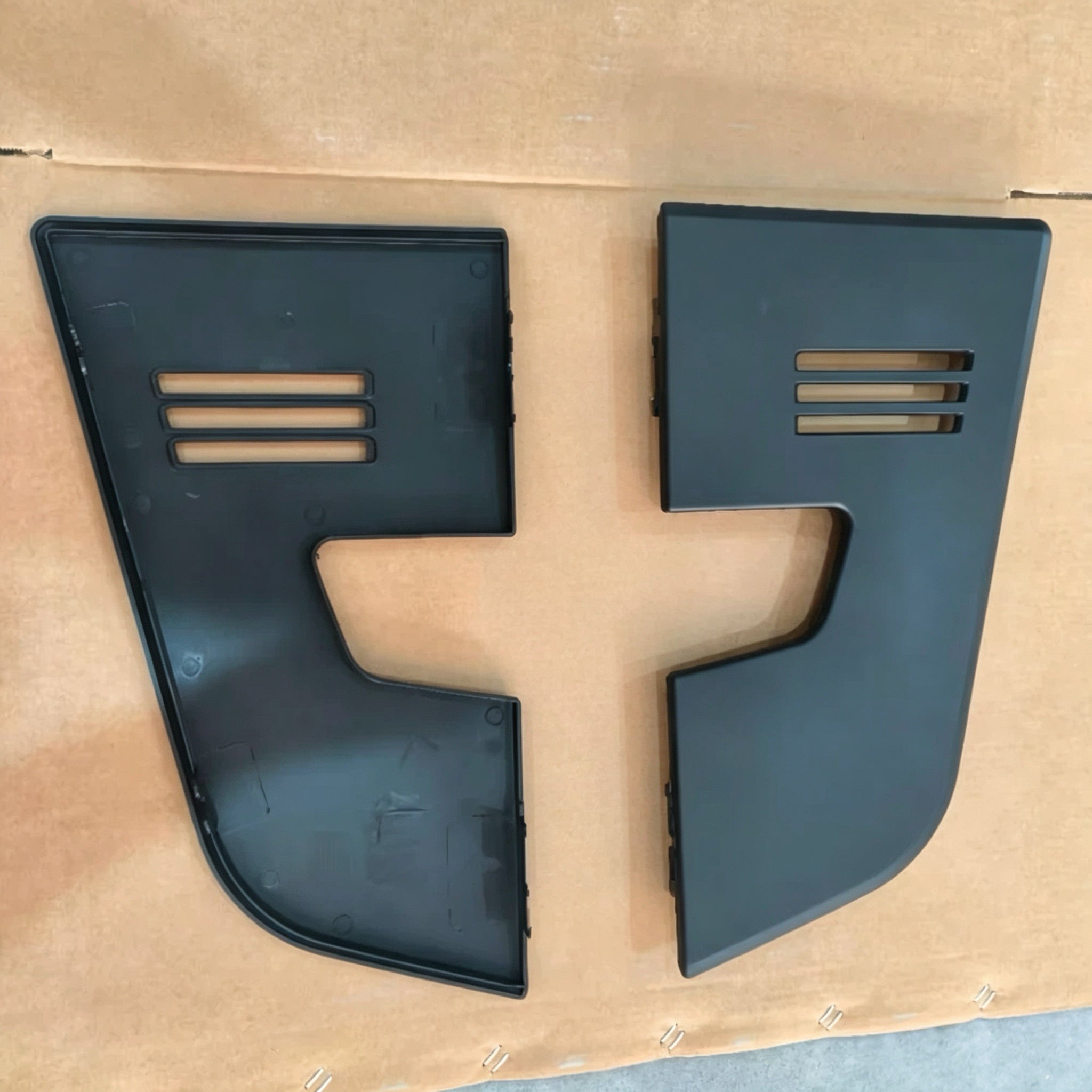 82062209 Cover Front Grill for volvo FH12 Truck Spare Parts European Truck Parts