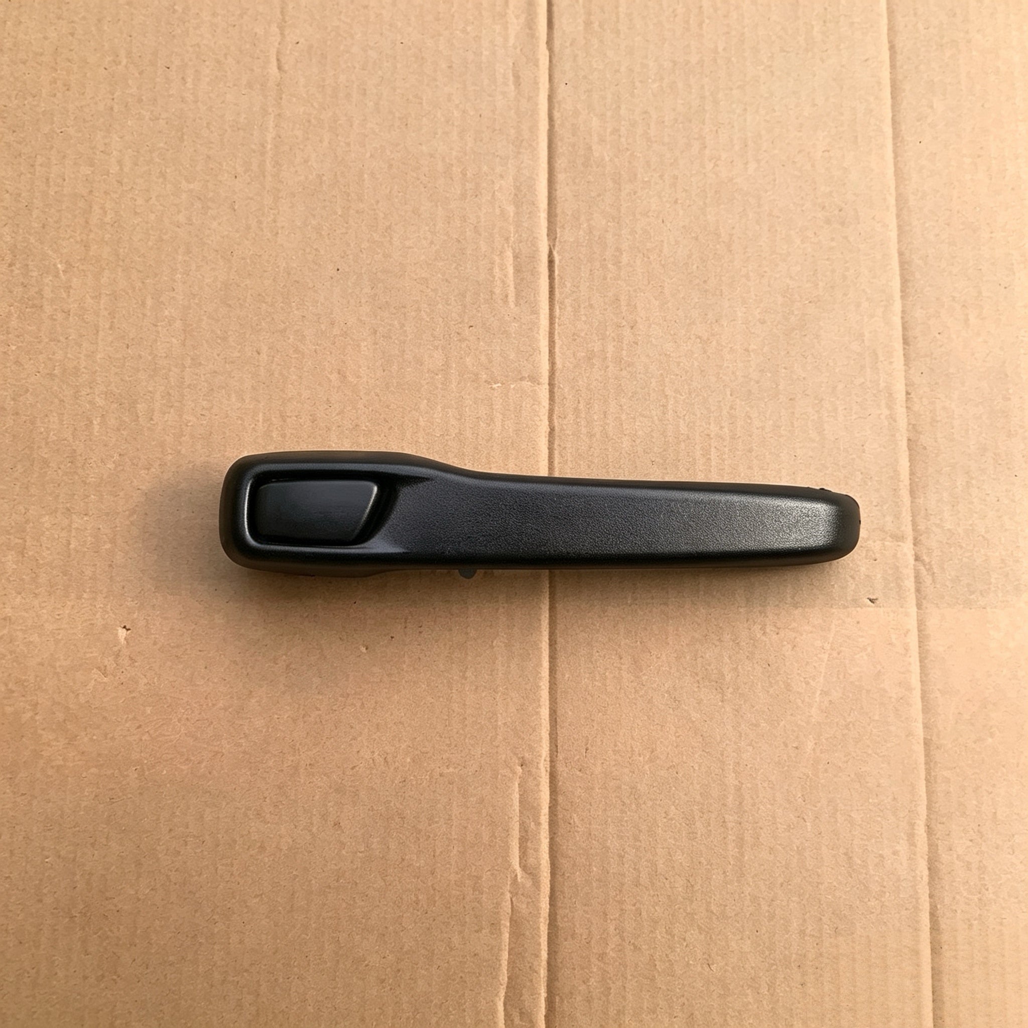 Outside Handle LH for Nissan QUON for UD QUON Truck Spare Body Parts