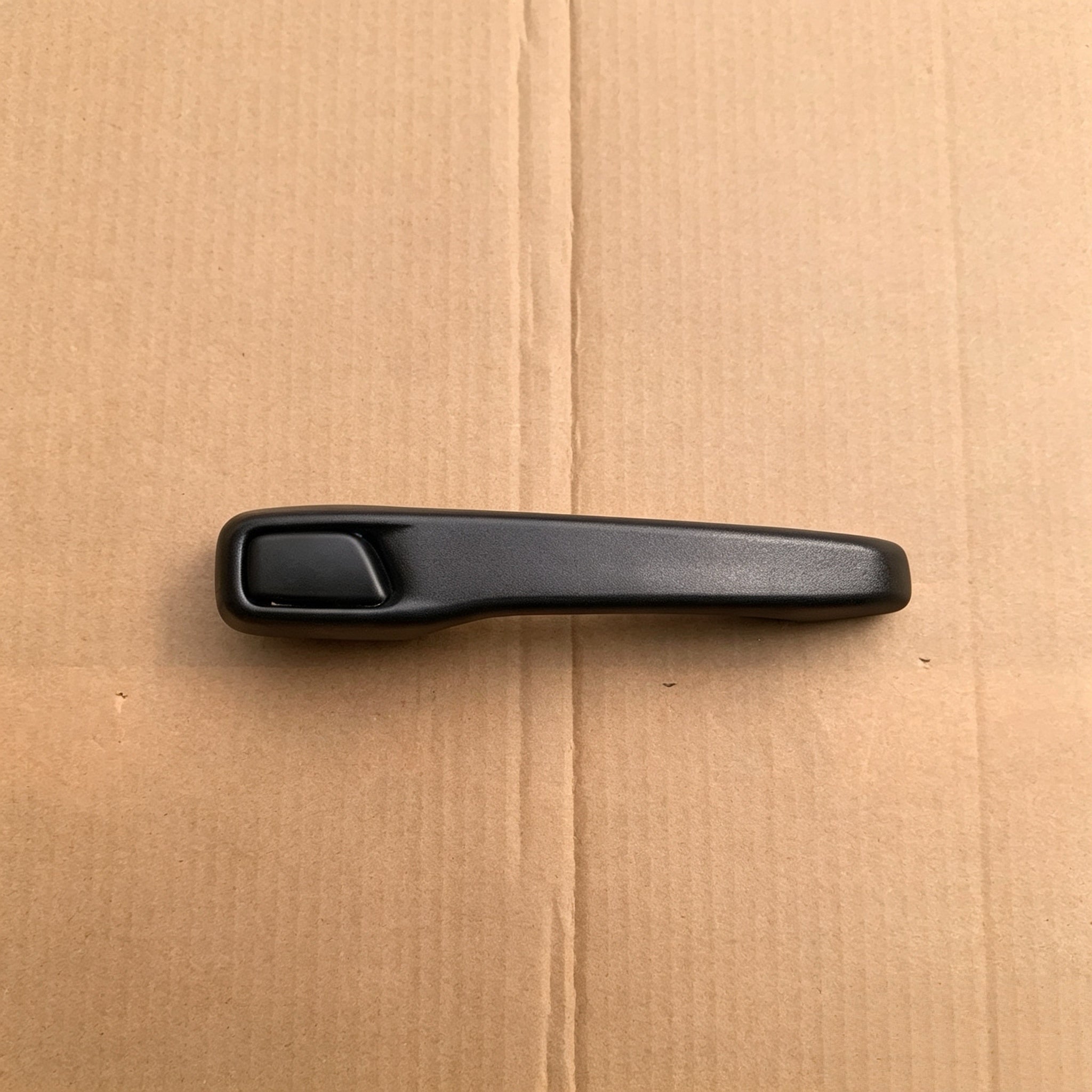 Outside Handle RH for Nissan QUON for UD QUON Truck Spare Body Parts