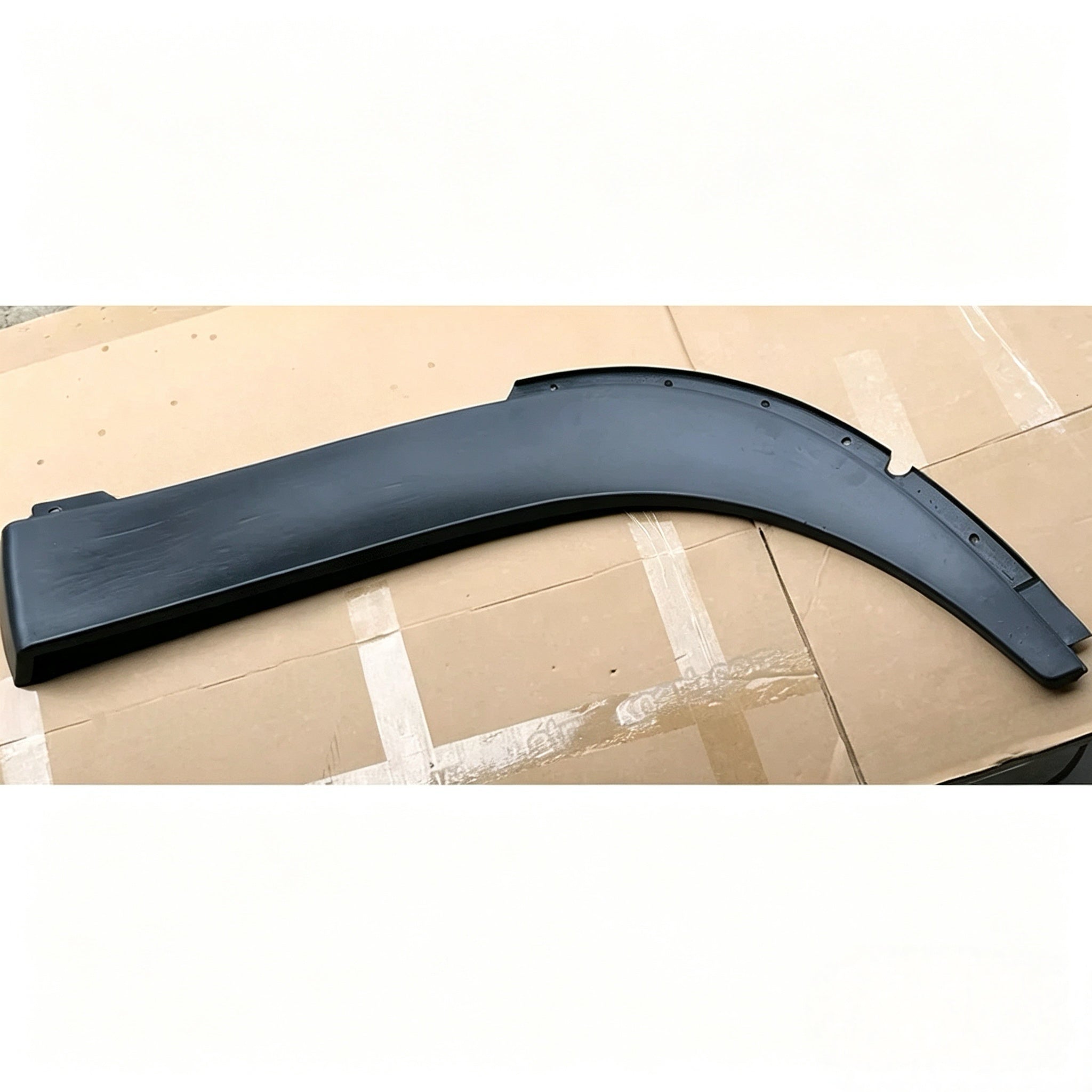 Fender Lower RH for Nissan QUON for UD QUON Truck Spare Body Parts