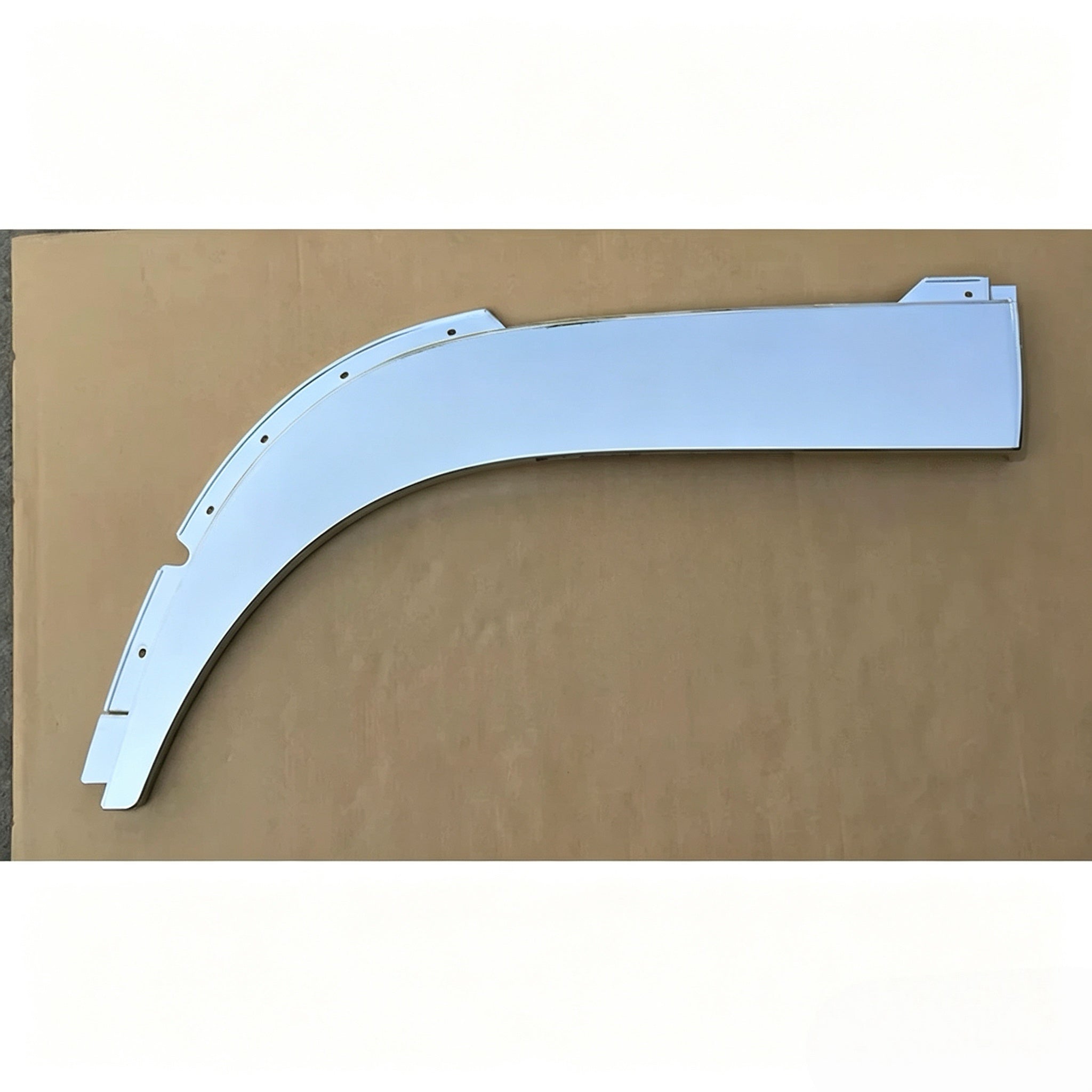 Chrome Fender Lower LH for Nissan QUON for UD QUON Truck Spare Body Parts