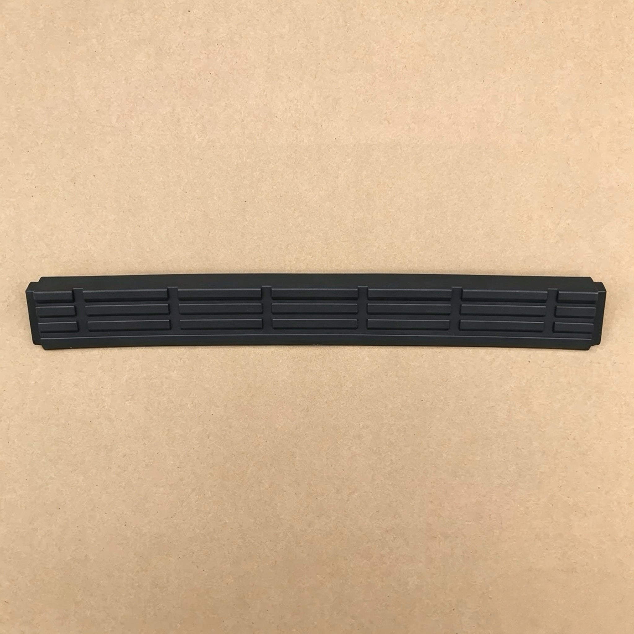 Bumper Protector Middle for Nissan QUON and UD QUON Truck Spare Parts