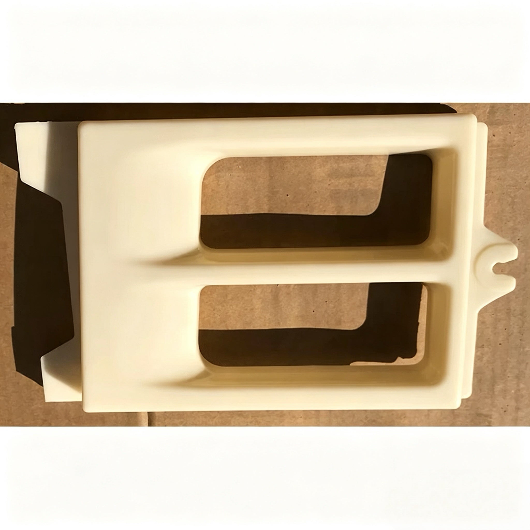 Bumper Garnish LH for Nissan QUON for UD QUON