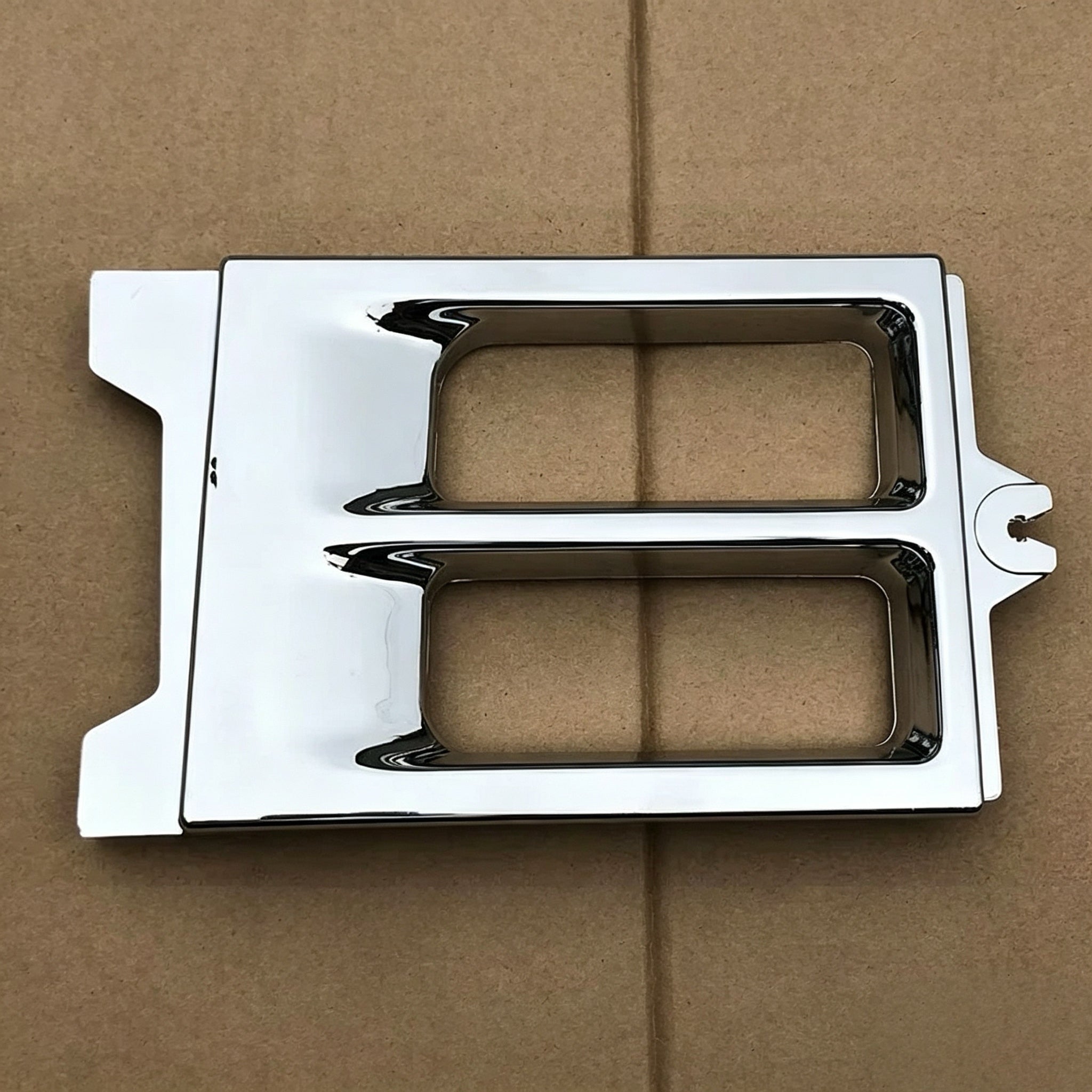 Chrome Bumper Cover  RH for Nissan QUON for UD QUON