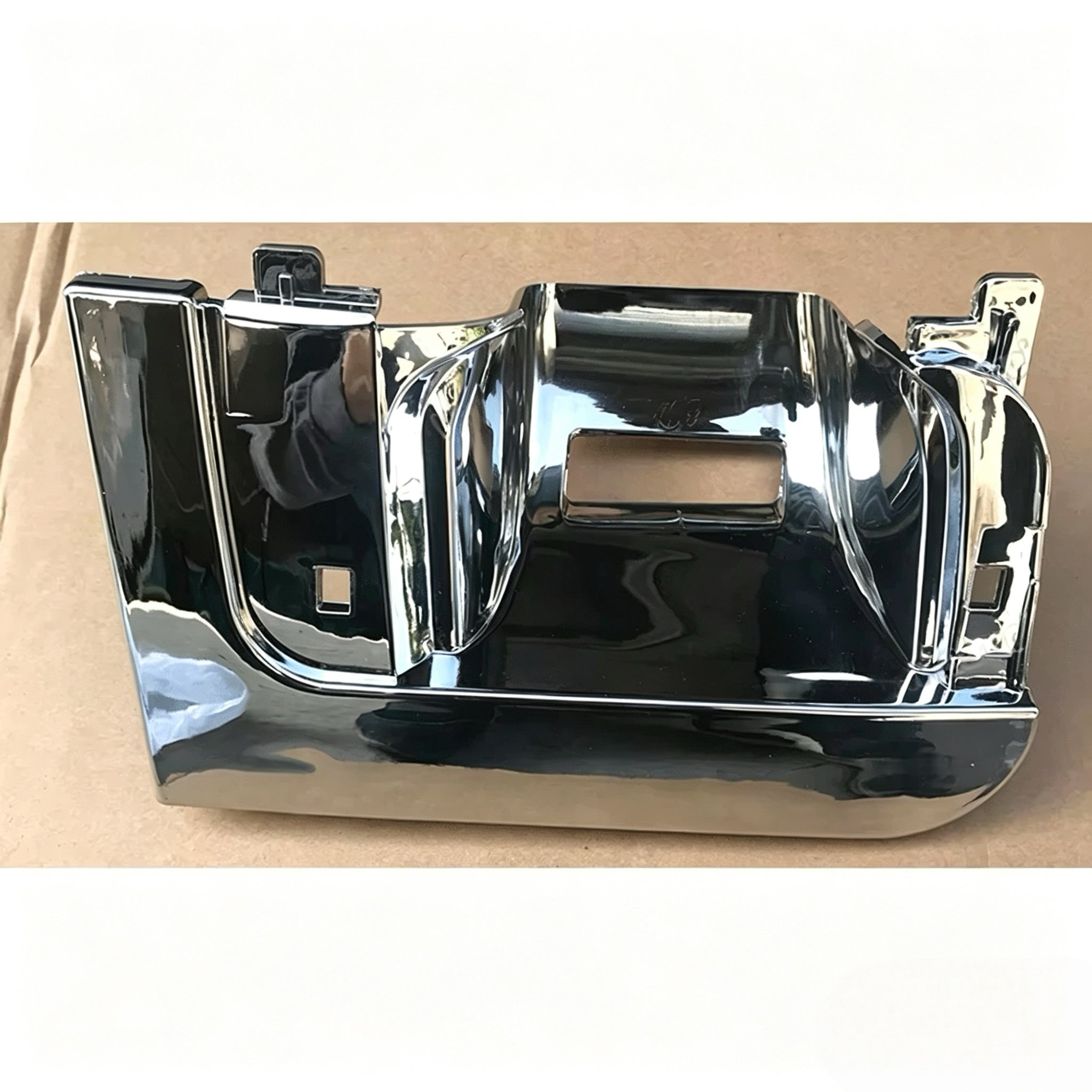 Chrome Bumper Cover  RH for Nissan QUON for UD QUON