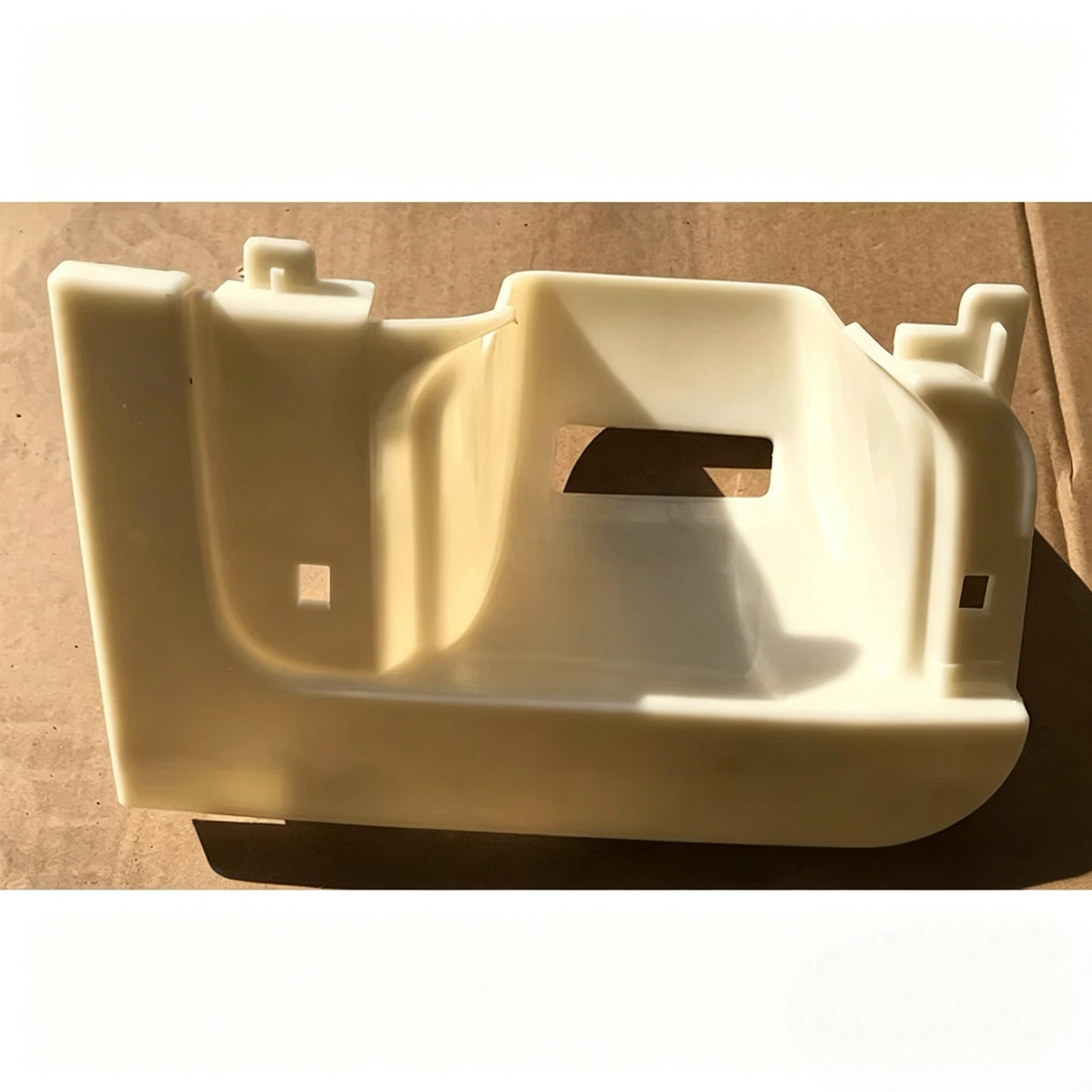 Bumper Garnish RH for Nissan QUON for UD QUON