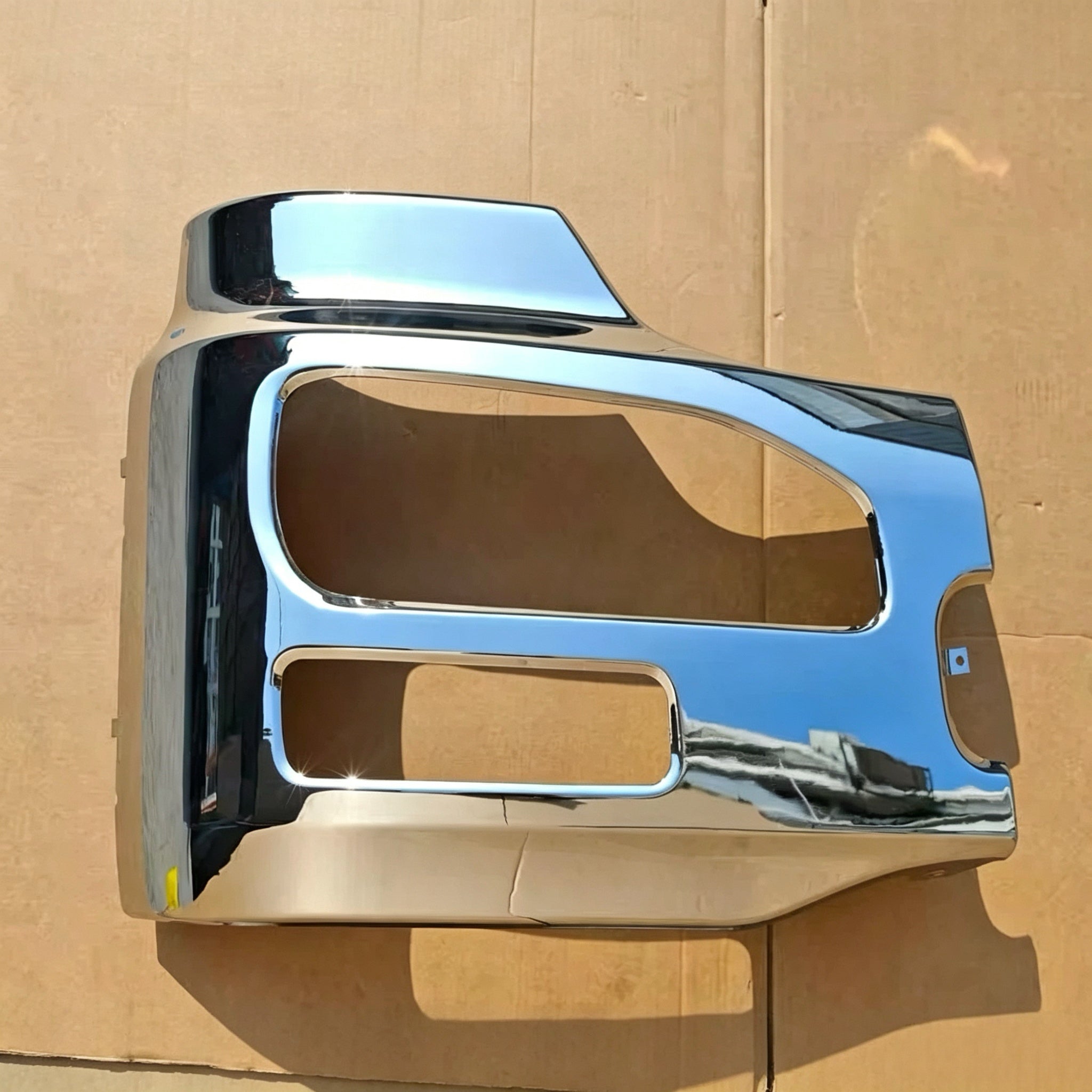 Chrome Bumper Corner RH (Lower)60*70 for Nissan QUON for UD QUON