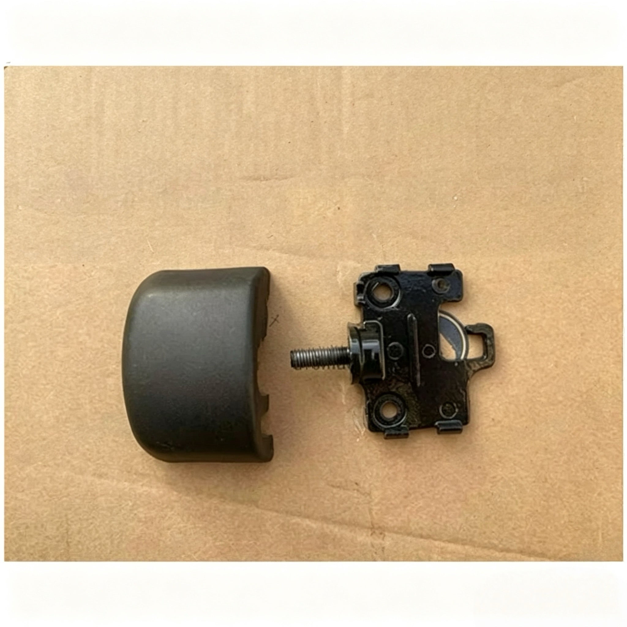 Mirror Arm Bracket for Nissan QUON for UD QUON Truck Spare Body Parts
