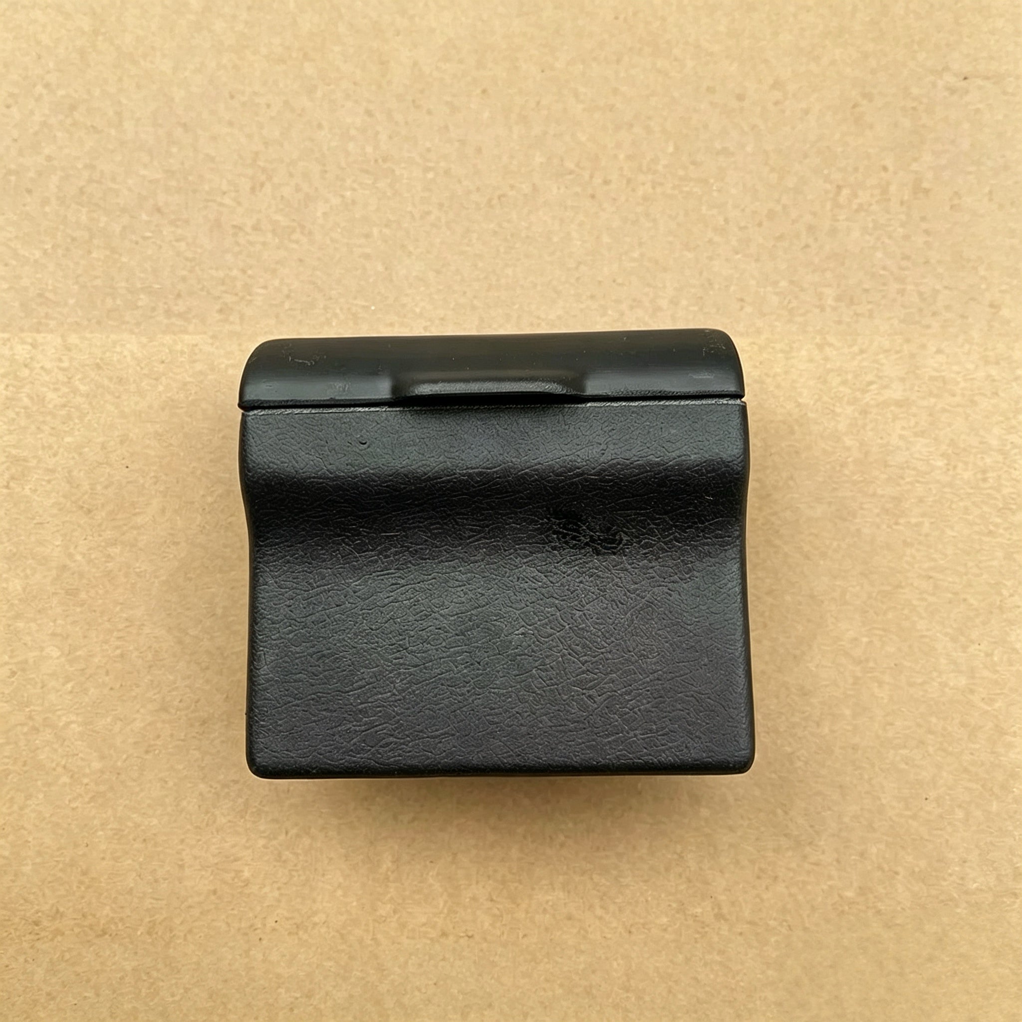 96511-00Z05 9651100Z05 Ashtray for NISSAN for UD PKB CWM 454 Truck Spare Body Parts
