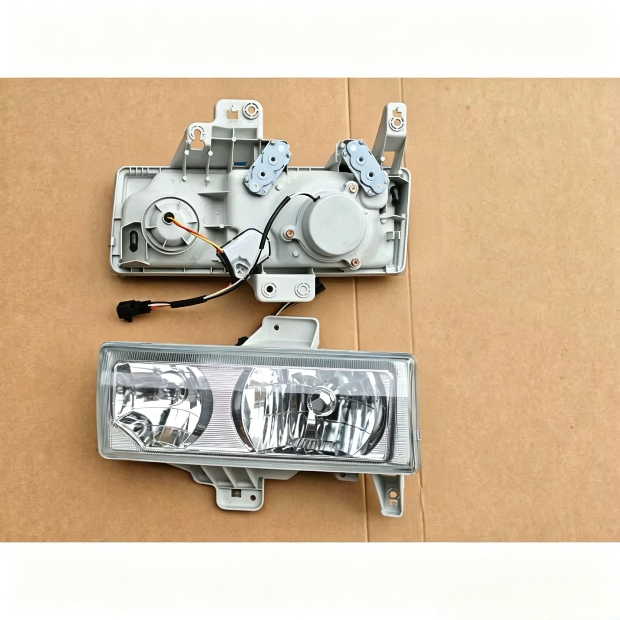 HeadLamp RH for NISSAN for UD  PKB CWM 454 Truck Spare Body Parts