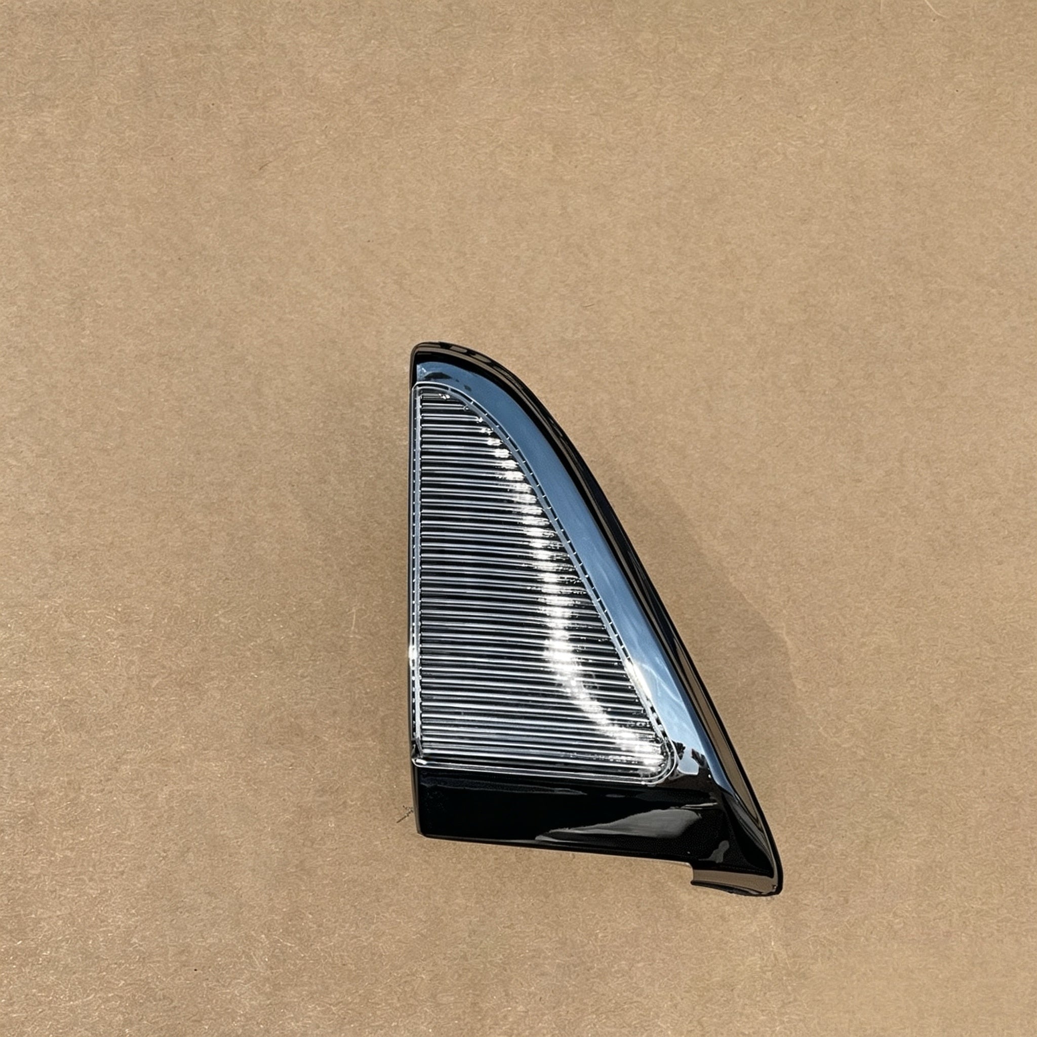 Chrome Grlle Reflector LH for NISSAN UD PKB CWM 454 Truck Spare Body Parts