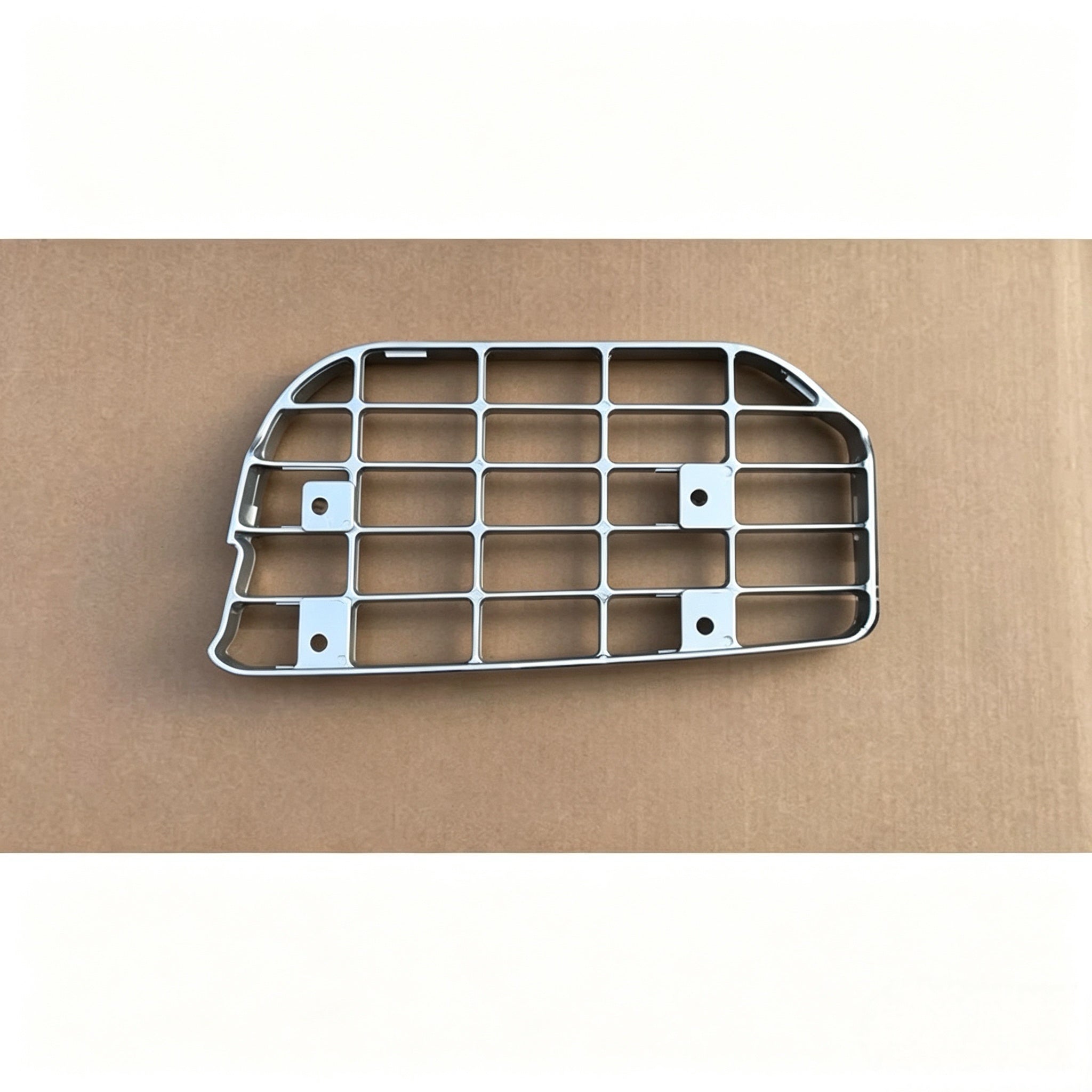 Alloy Step Lower LH for NISSAN for UD PKB CWM 454 Truck Spare Body Parts