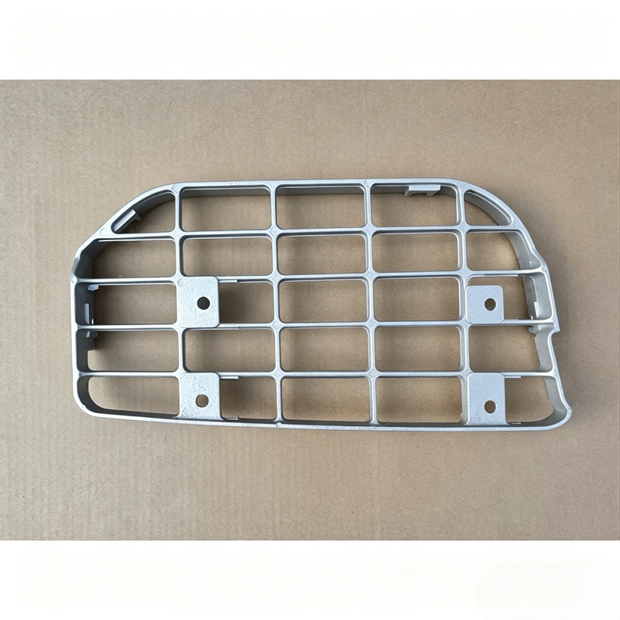 Alloy Step Lower RH for NISSAN for UD PKB CWM 454 Truck Spare Body Parts