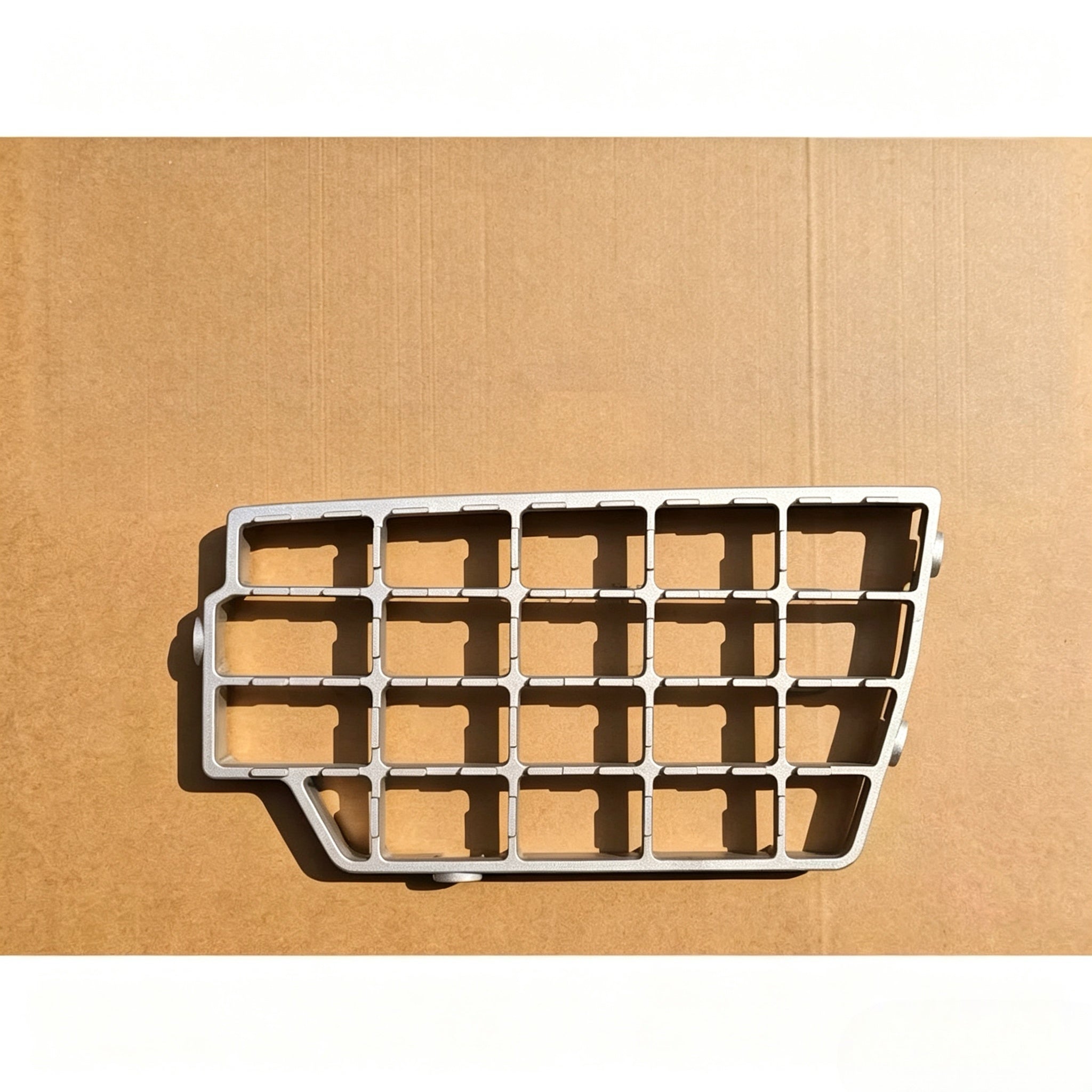 Alloy Step Lower RH for NISSAN UD PKB CWM 454 Truck New Condition Plastic Material Spare Body Parts